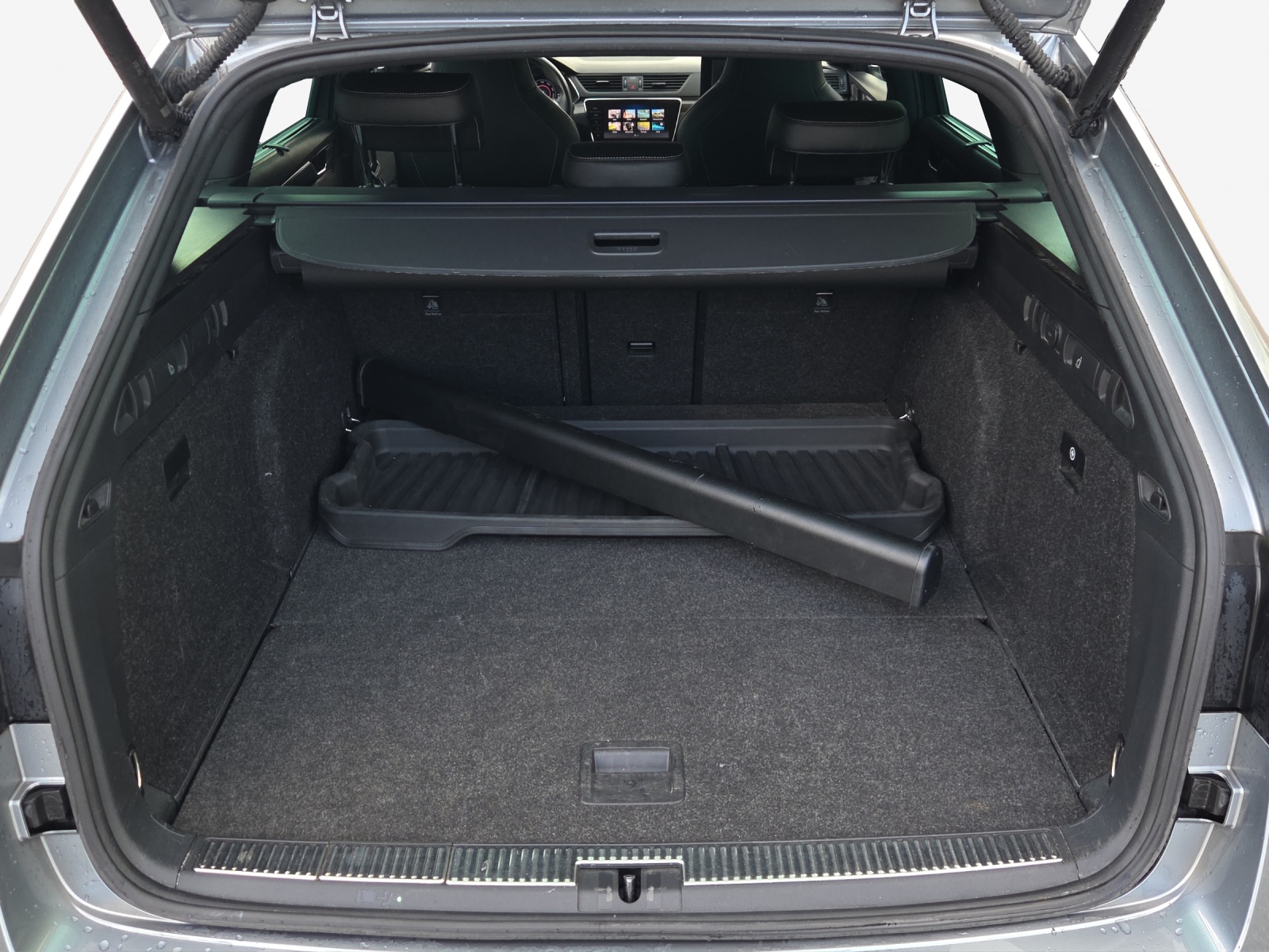 SKODA Superb Combi 2.0 TSI SportLine 4x4 DSG-image-12