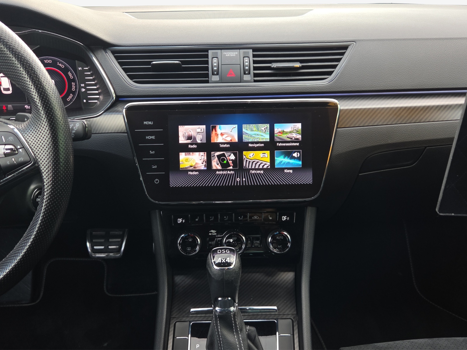 SKODA Superb Combi 2.0 TSI SportLine 4x4 DSG-image-10