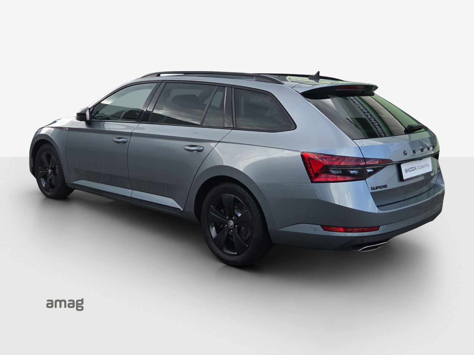 SKODA Superb Combi 2.0 TSI SportLine 4x4 DSG-image-2