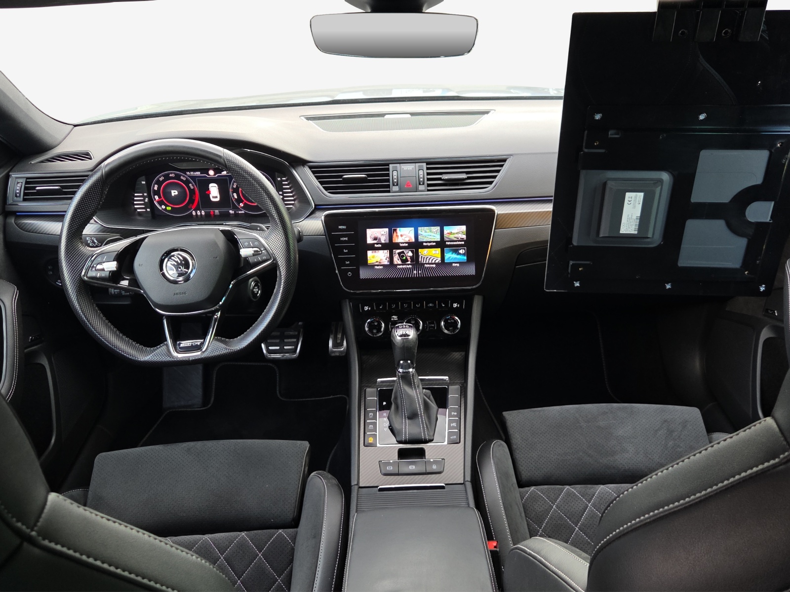 SKODA Superb Combi 2.0 TSI SportLine 4x4 DSG-image-8