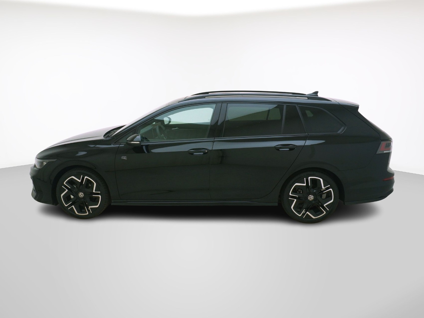 VW Golf VIII Variant 1.5 eTSI R-Line DSG-image-1