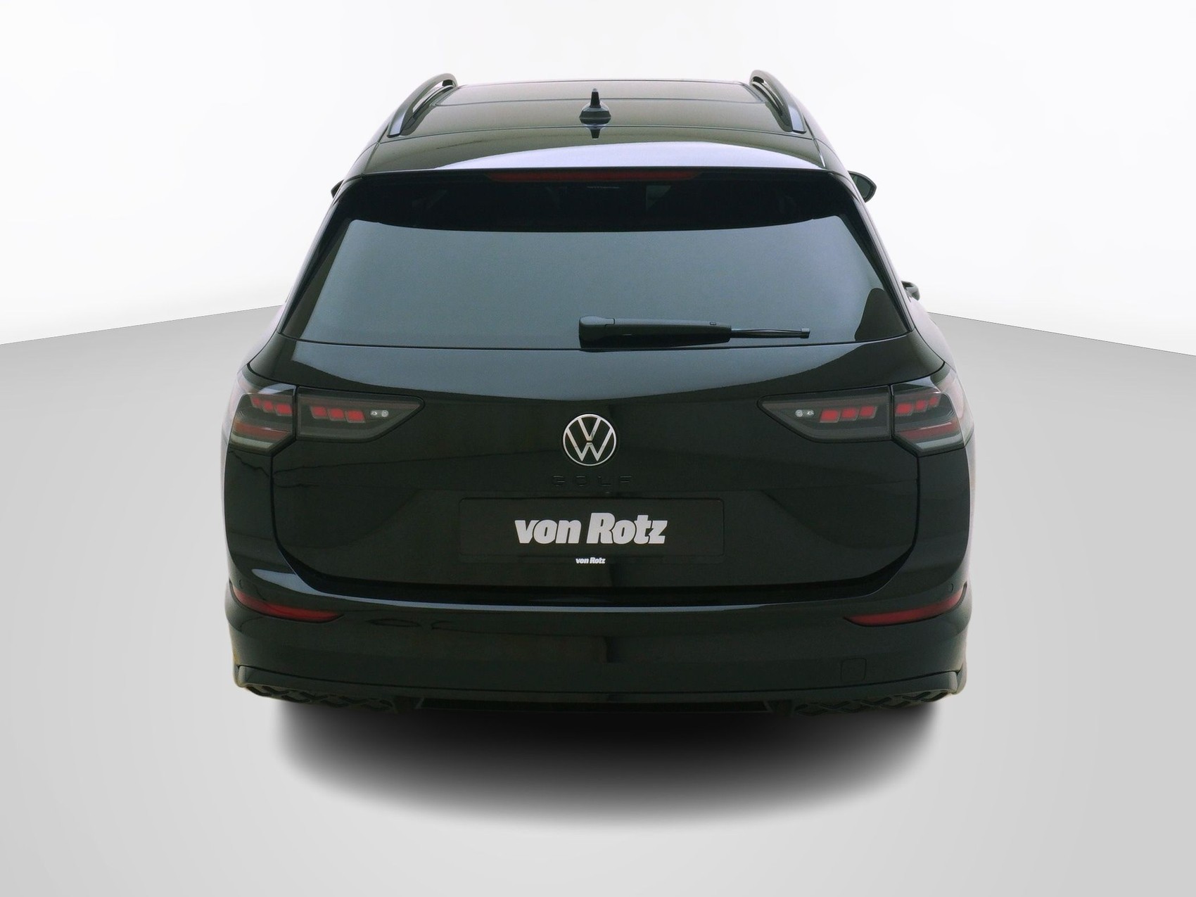VW Golf VIII Variant 1.5 eTSI R-Line DSG-image-2