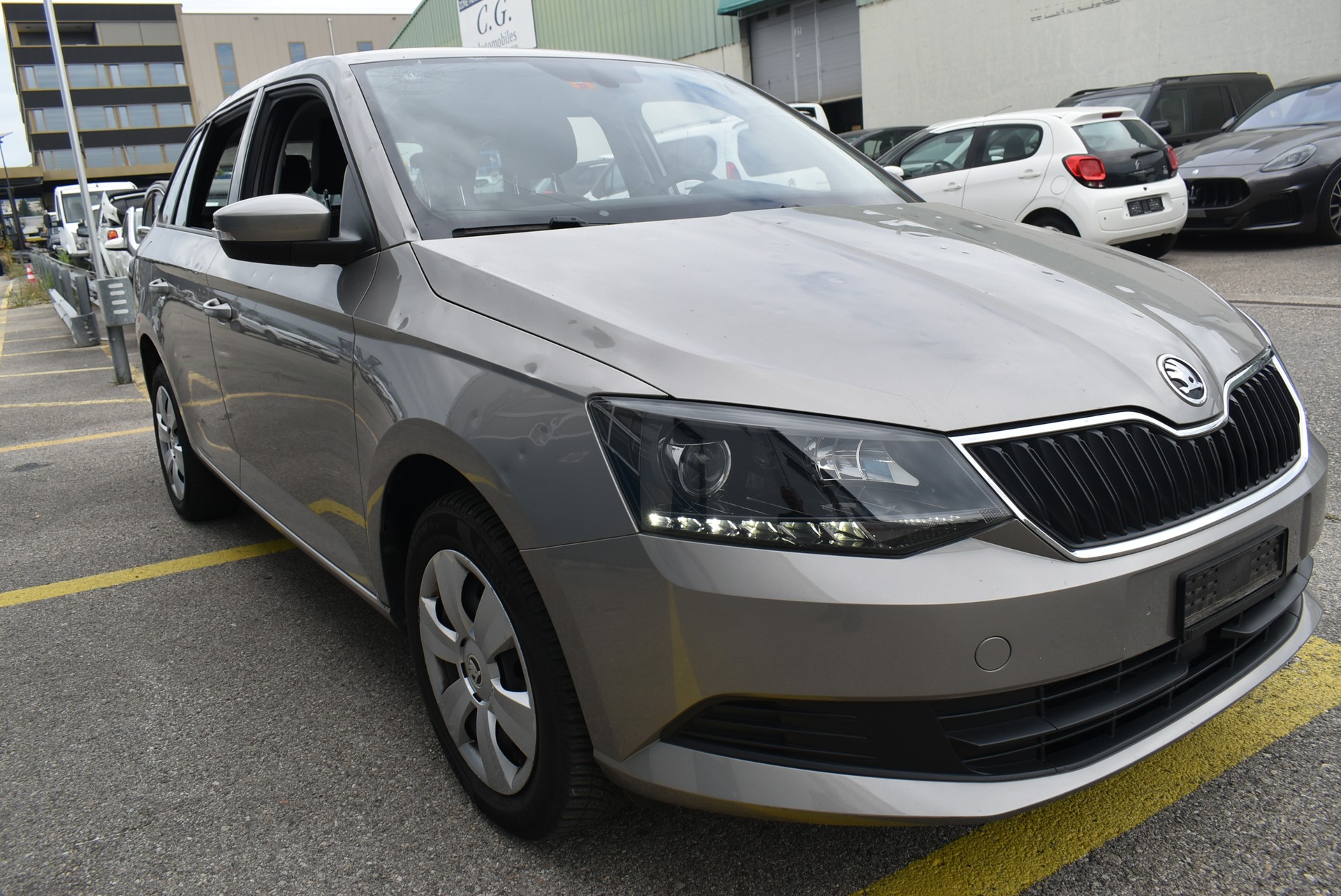 SKODA Fabia 1.2 TSI Swiss Edition DSG-image-5
