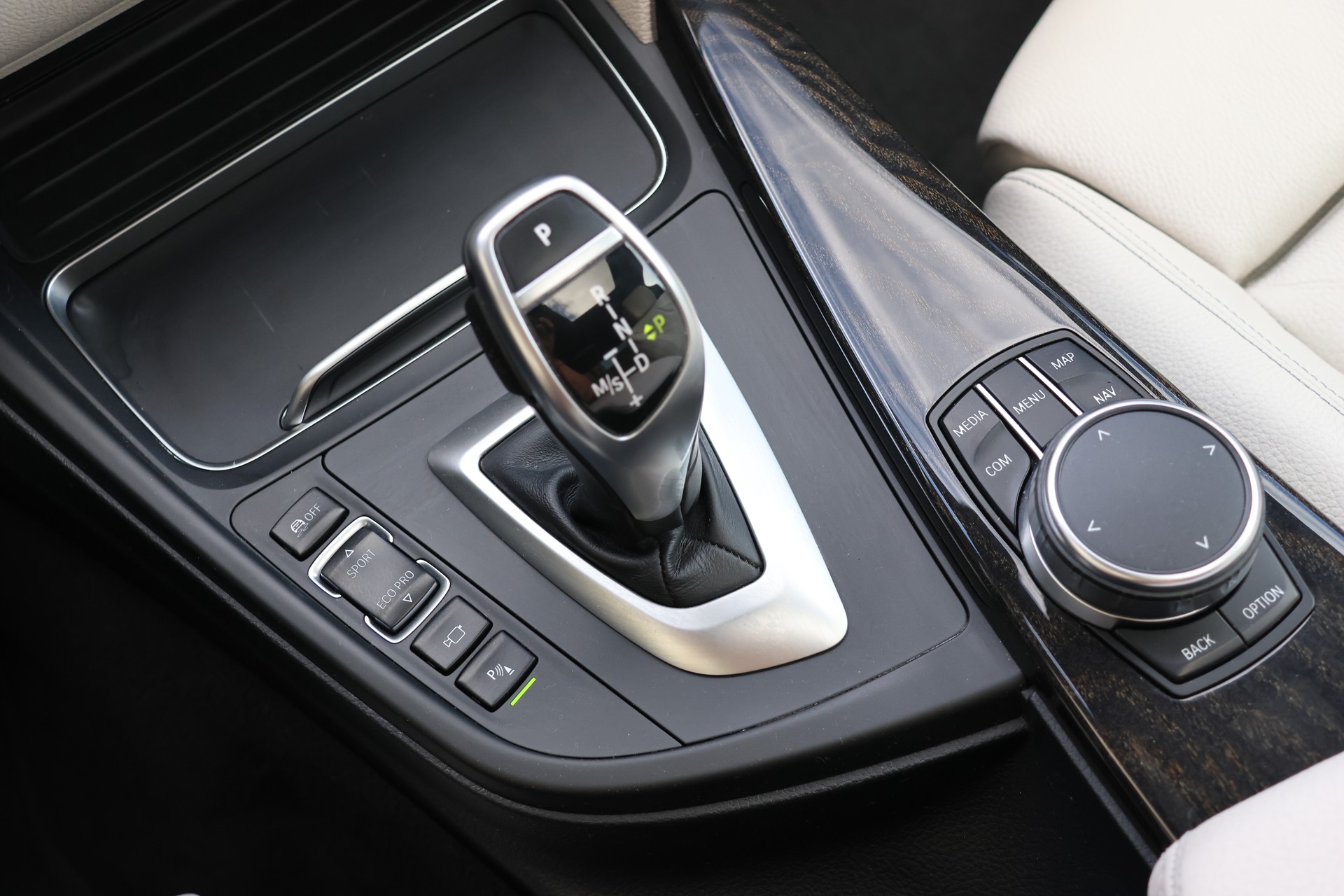 BMW 440i Coupé xDrive M Sport Steptronic (CH)-image-13