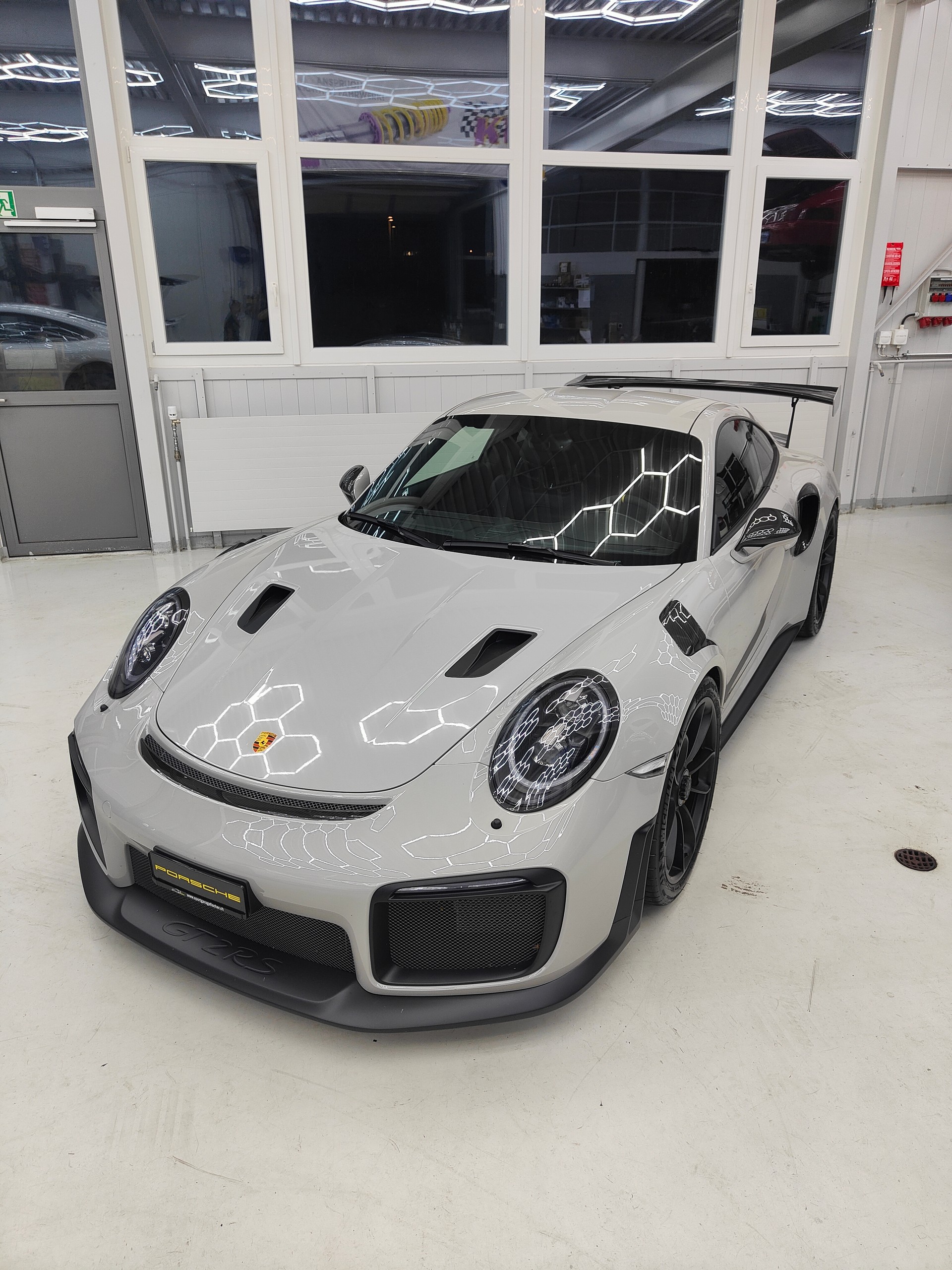 PORSCHE 911 GT2 RS PDK-image-1