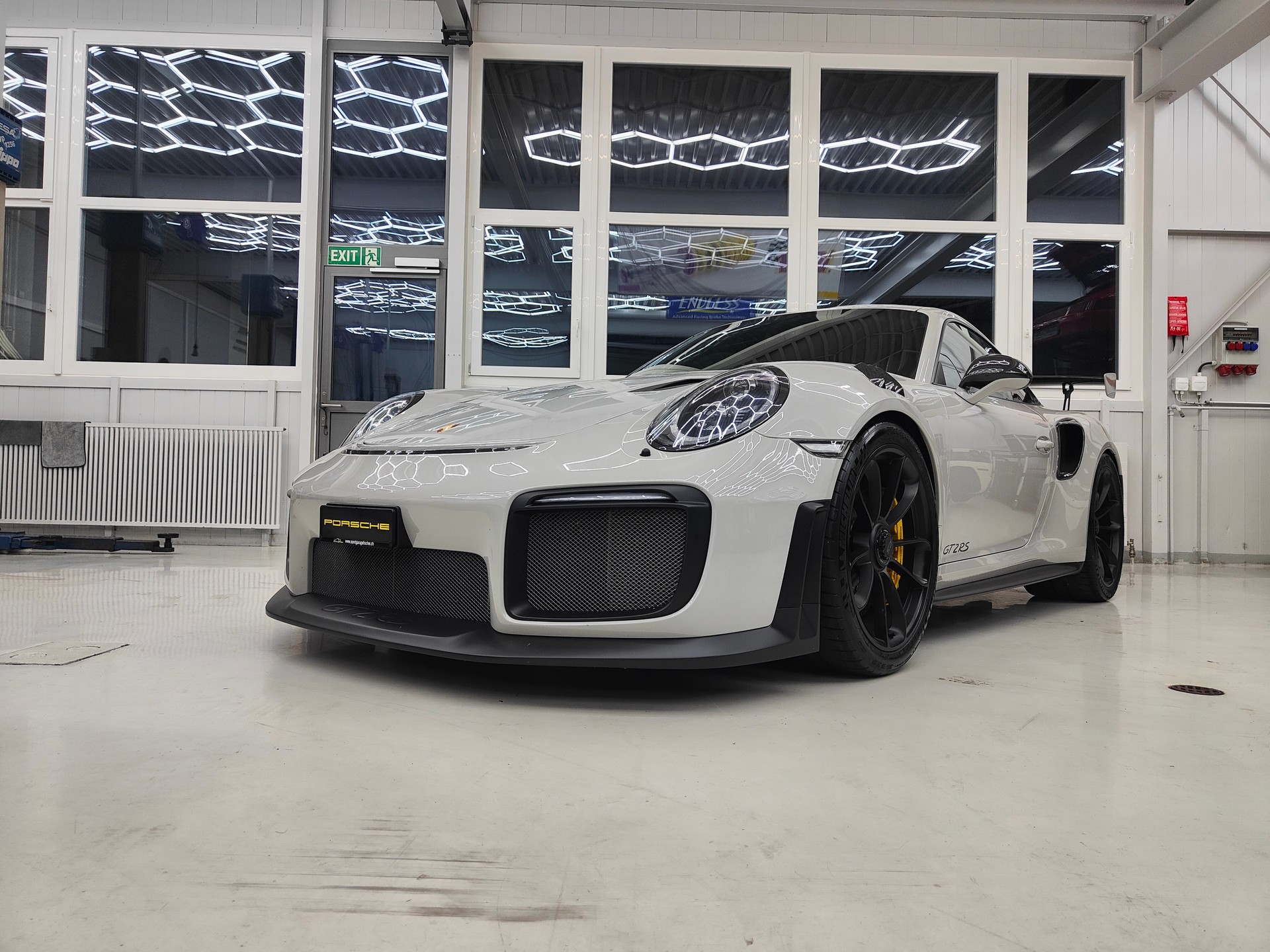 PORSCHE 911 GT2 RS PDK-image-2