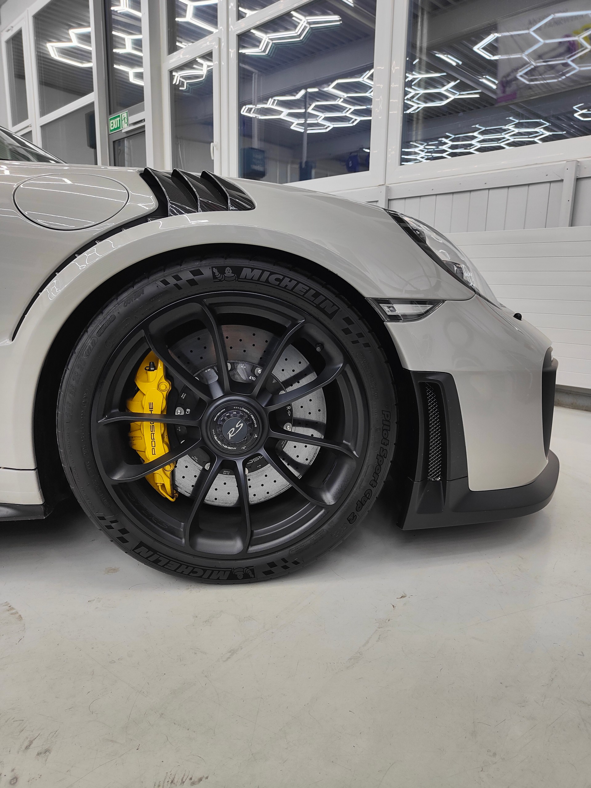 PORSCHE 911 GT2 RS PDK-image-9