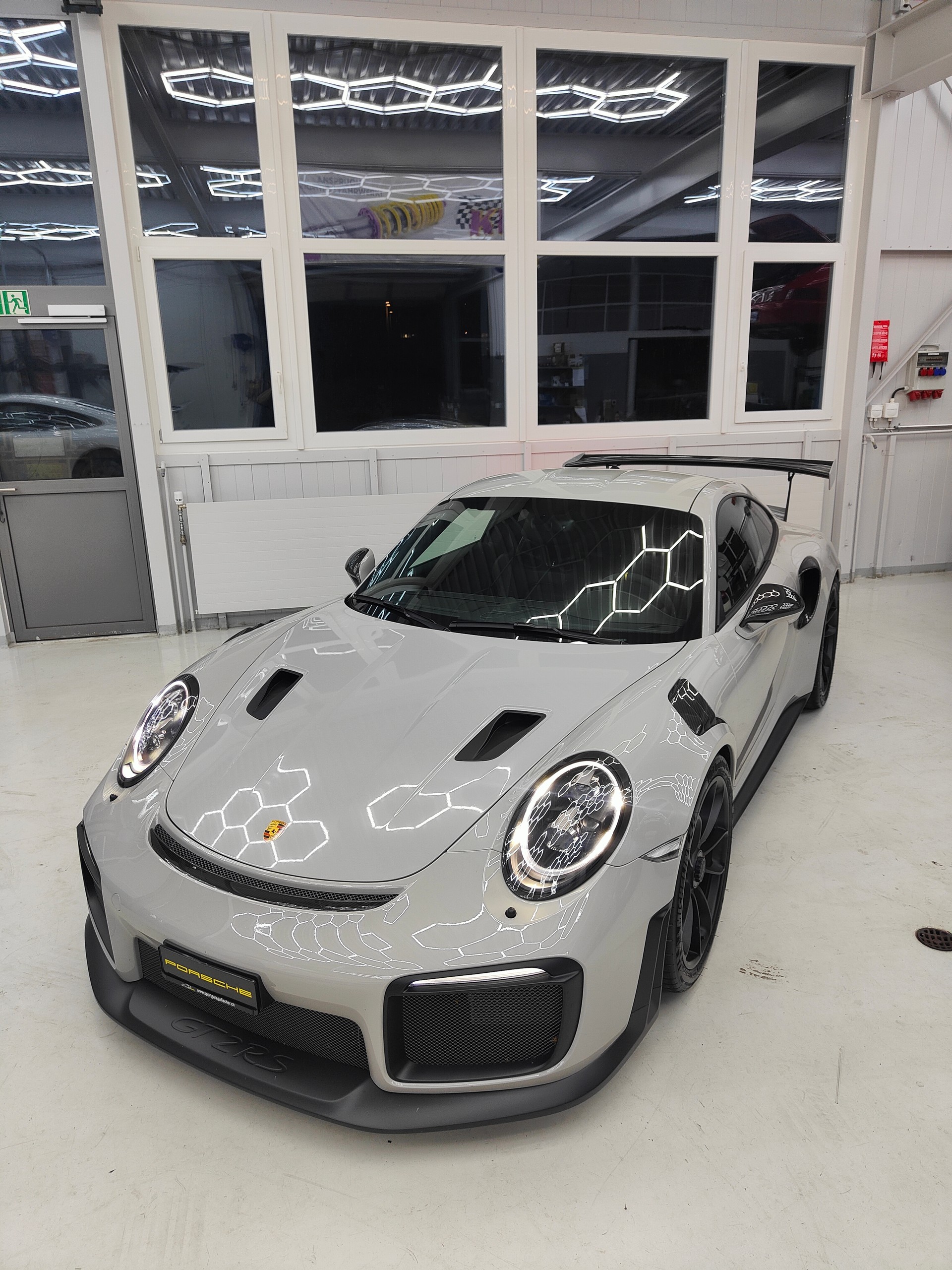 PORSCHE 911 GT2 RS PDK-image-0