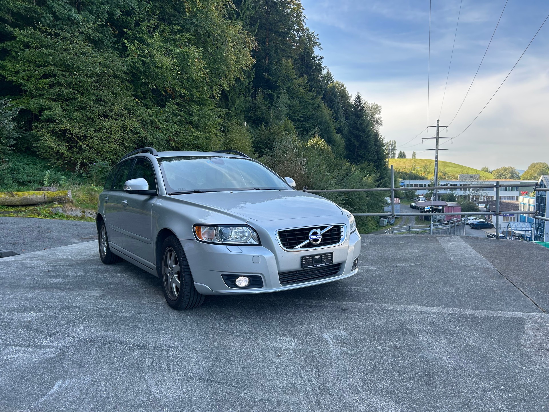 VOLVO V50 D3 R-Design Geartronic-image-1