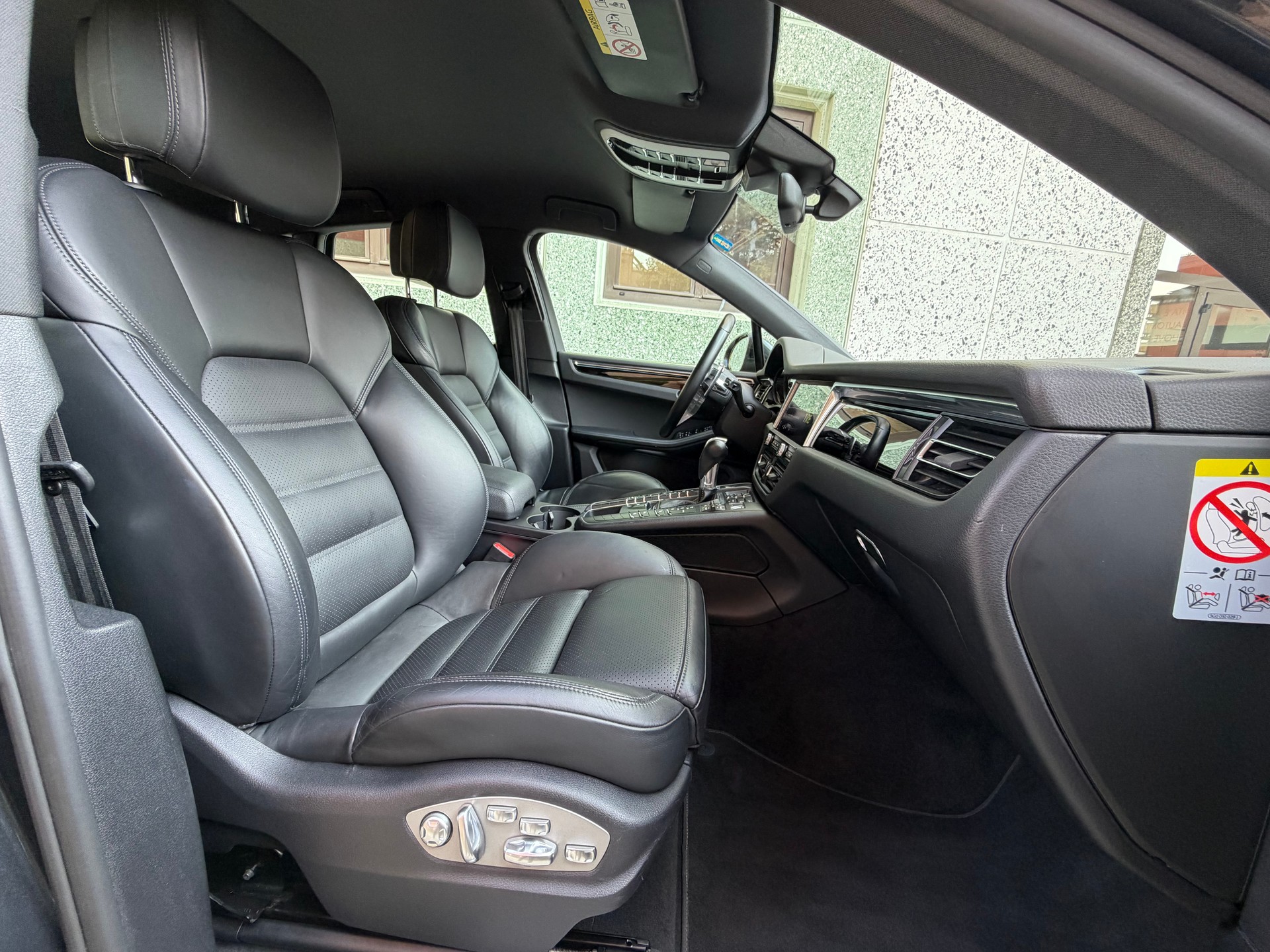 PORSCHE Macan S PDK-image-8