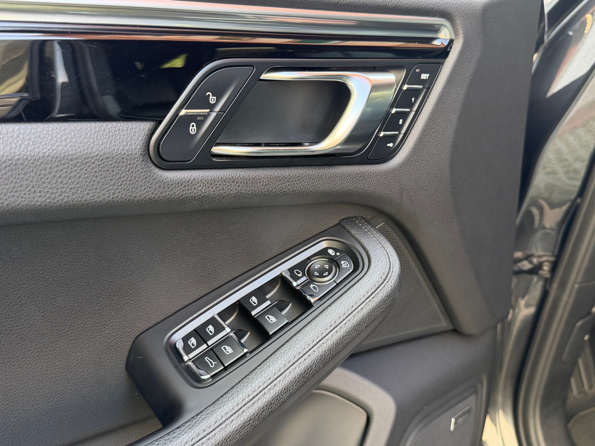 PORSCHE Macan S PDK-image-13