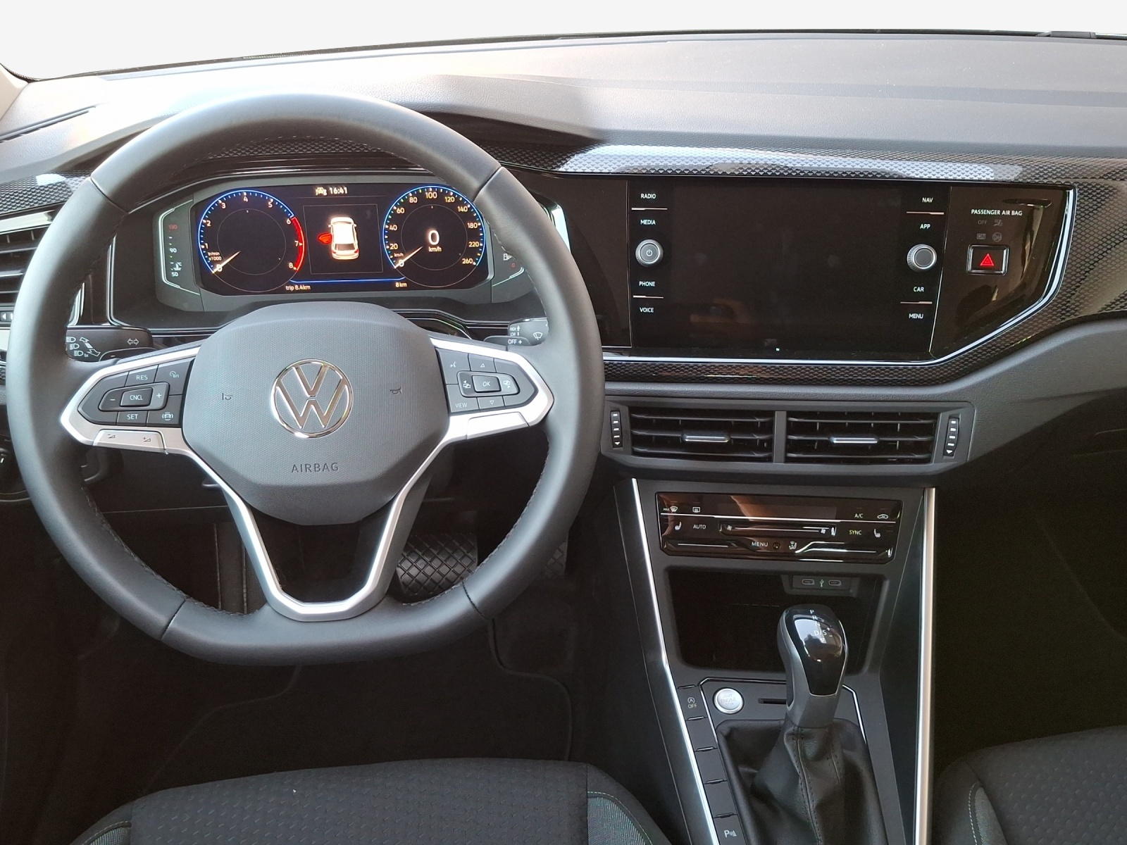 VW Polo 1.0 TSI Life DSG-image-8