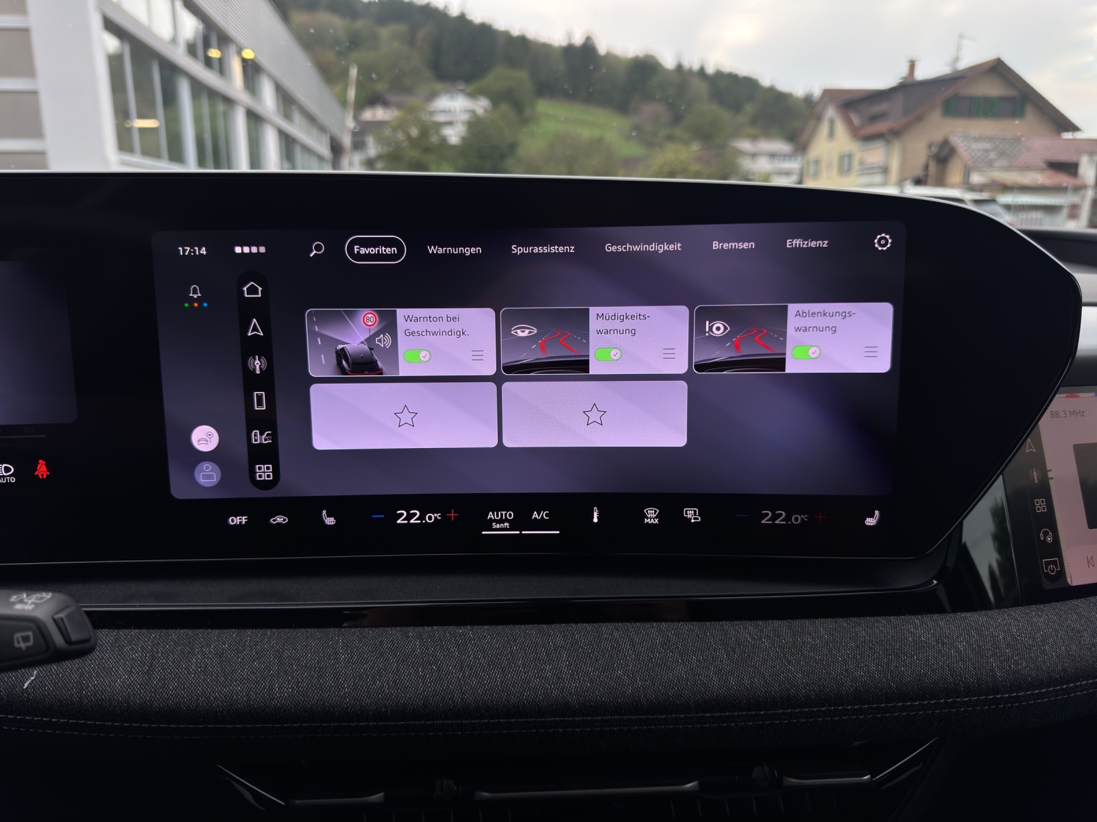 AUDI Q6 e-tron quattro-image-22