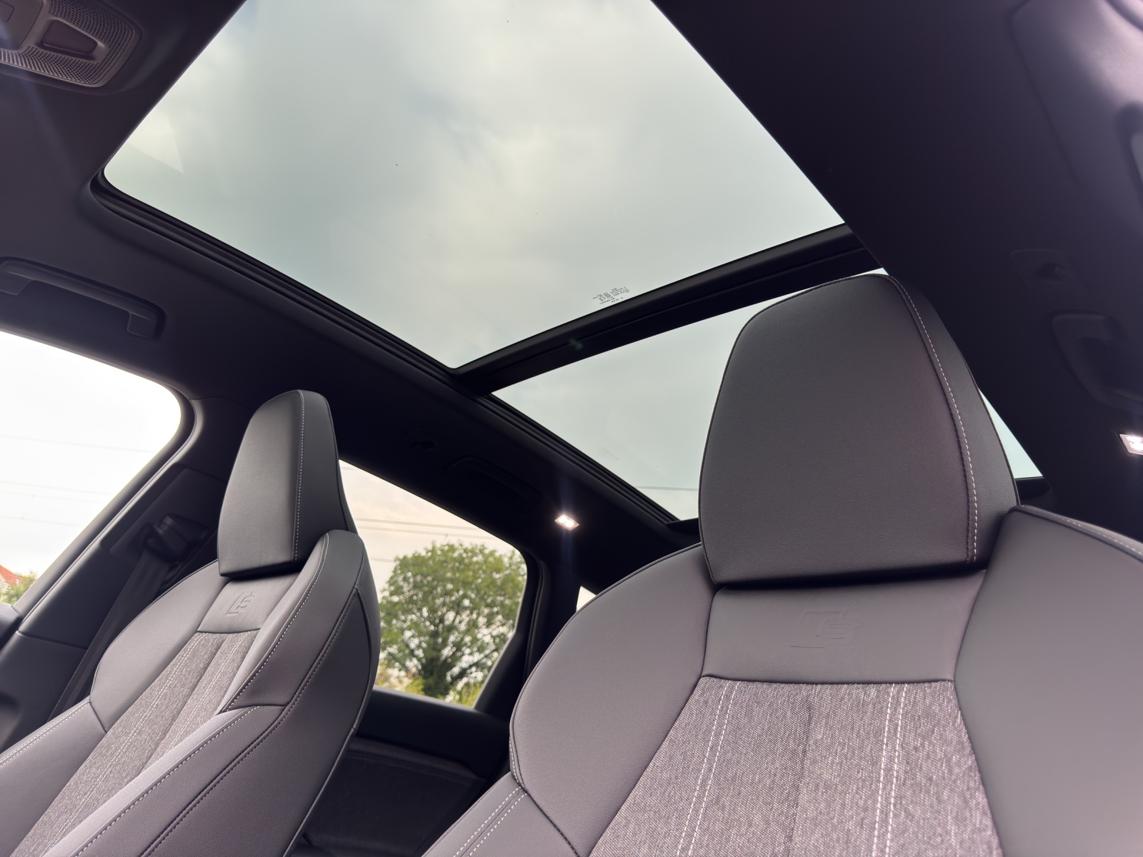 AUDI Q6 e-tron quattro-image-19