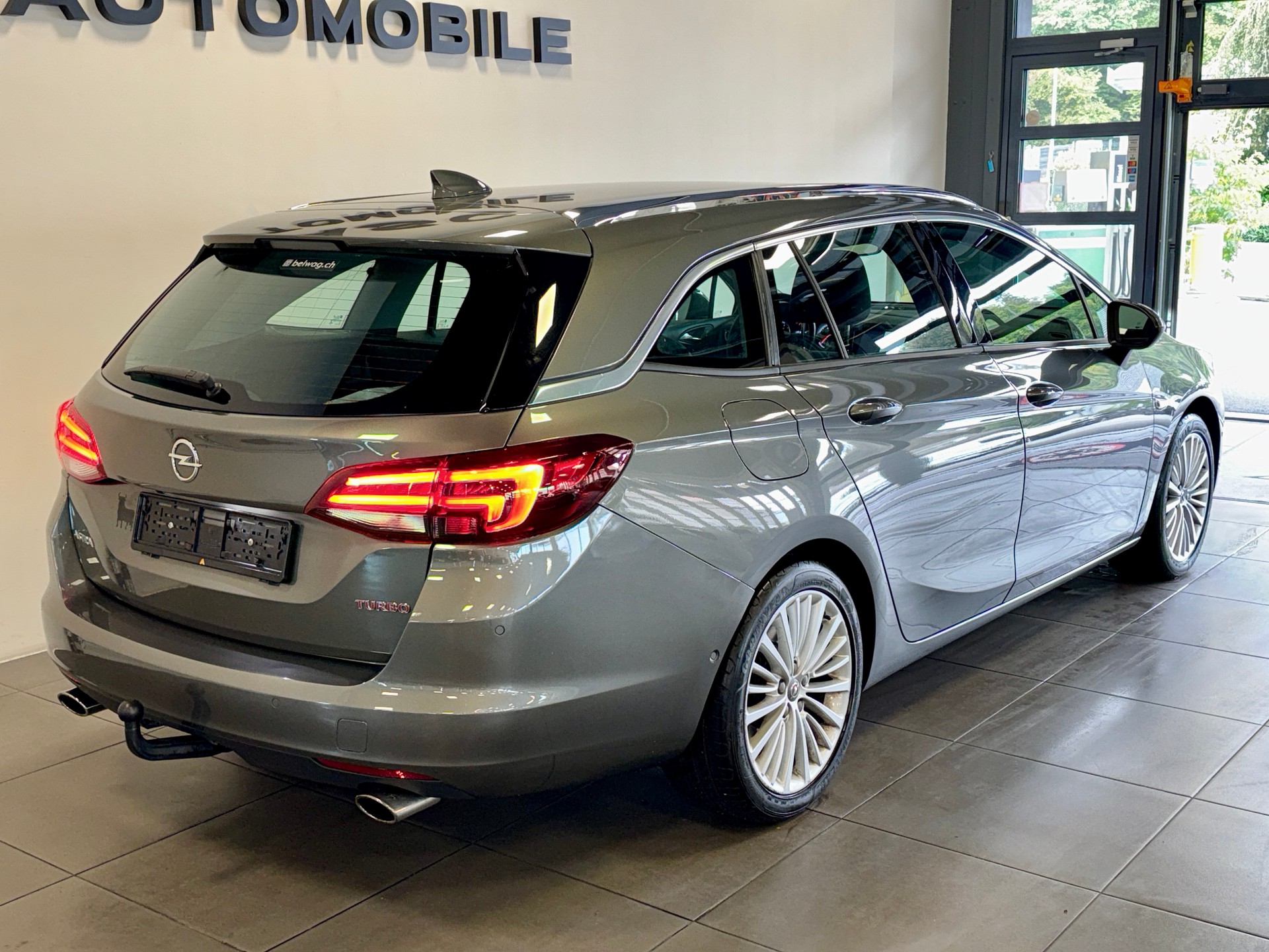 OPEL Astra Sports Tourer 1.6i Turbo Excellence *Anhängerkupplung*-showroom-element-2