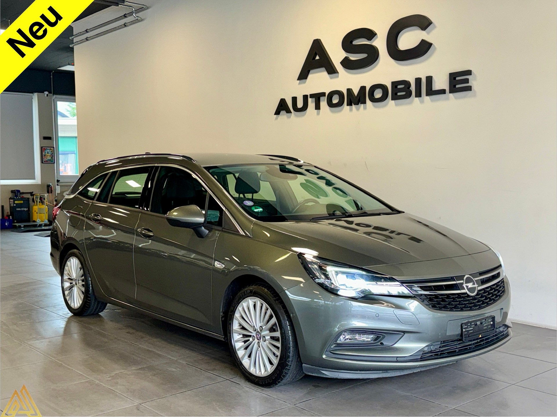 OPEL Astra Sports Tourer 1.6i Turbo Excellence *Anhängerkupplung*