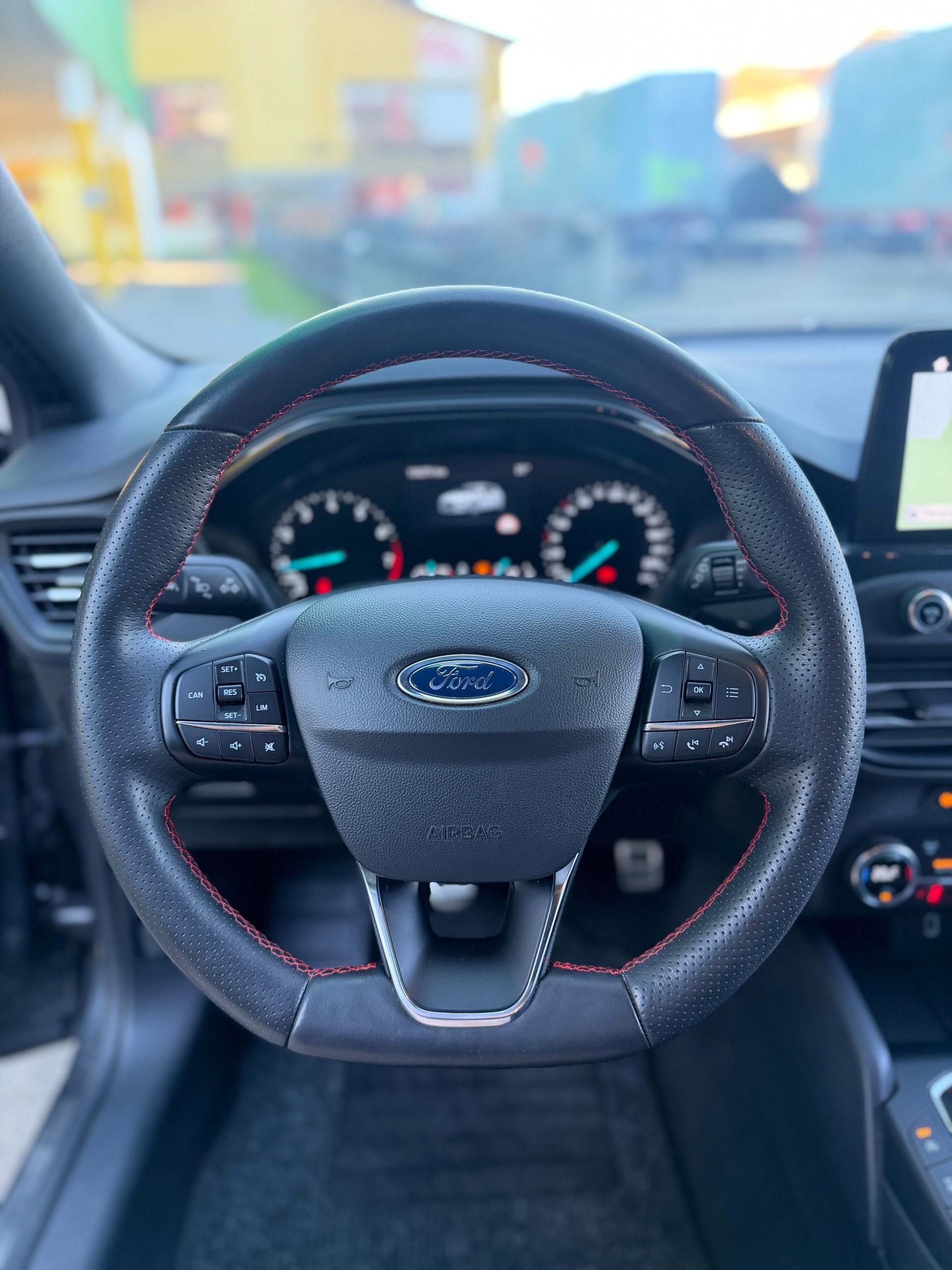FORD Focus 1.0 SCTi Business-image-13