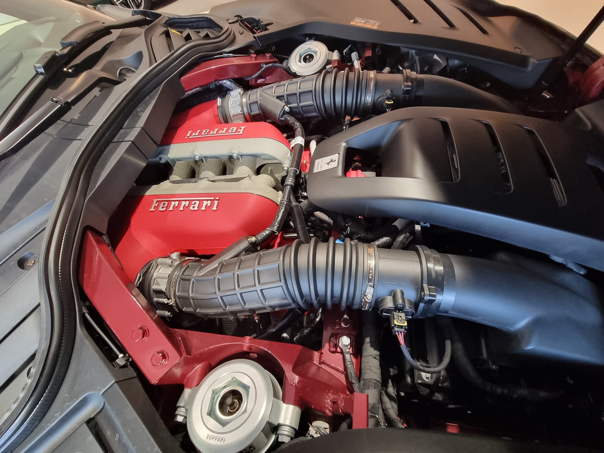 FERRARI Purosangue 6.5 V12-image-8