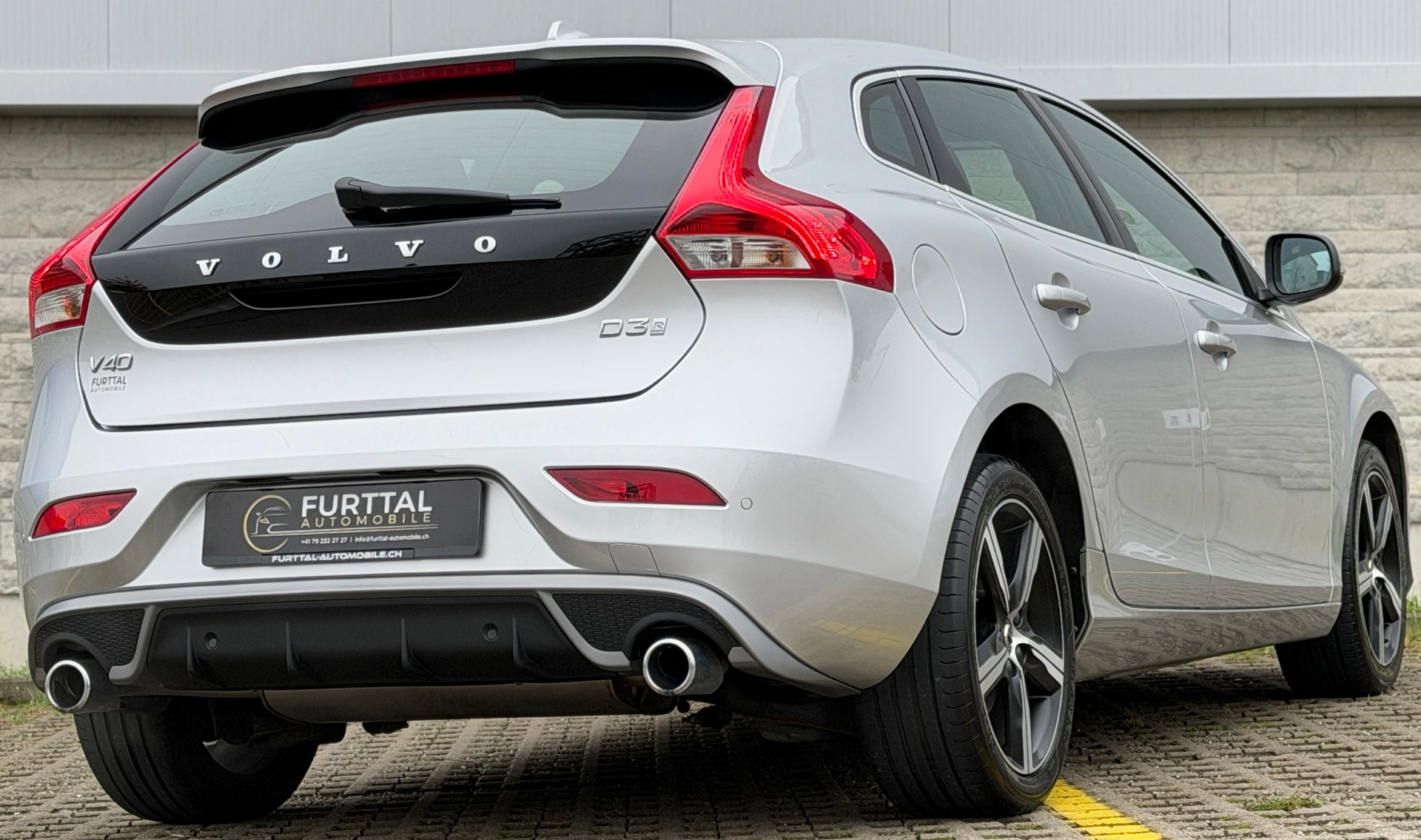 VOLVO V40 D3 R-Design-image-9