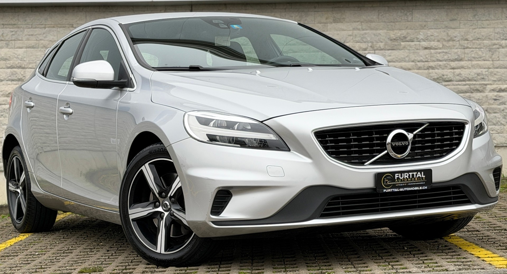 VOLVO V40 D3 R-Design
