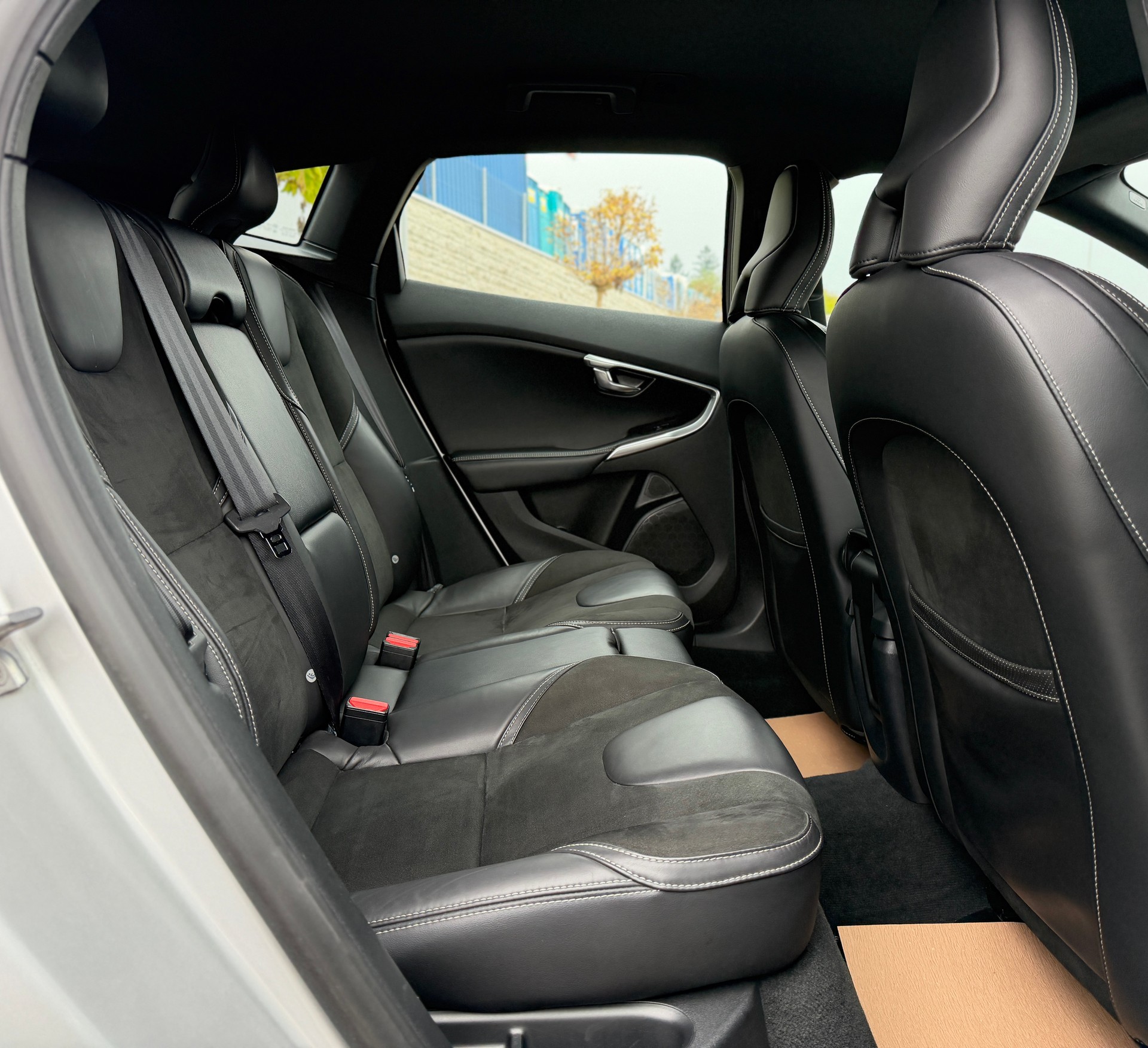 VOLVO V40 D3 R-Design-image-21