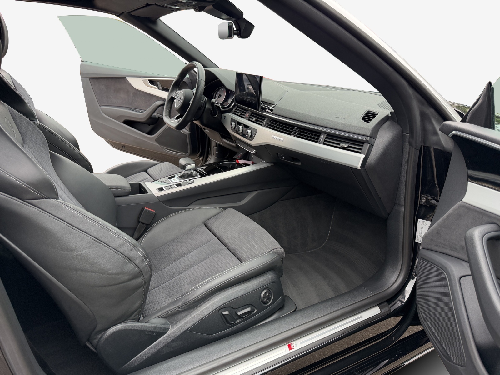 AUDI S5 Cabriolet 3.0 TFSI quattro tiptronic-image-14