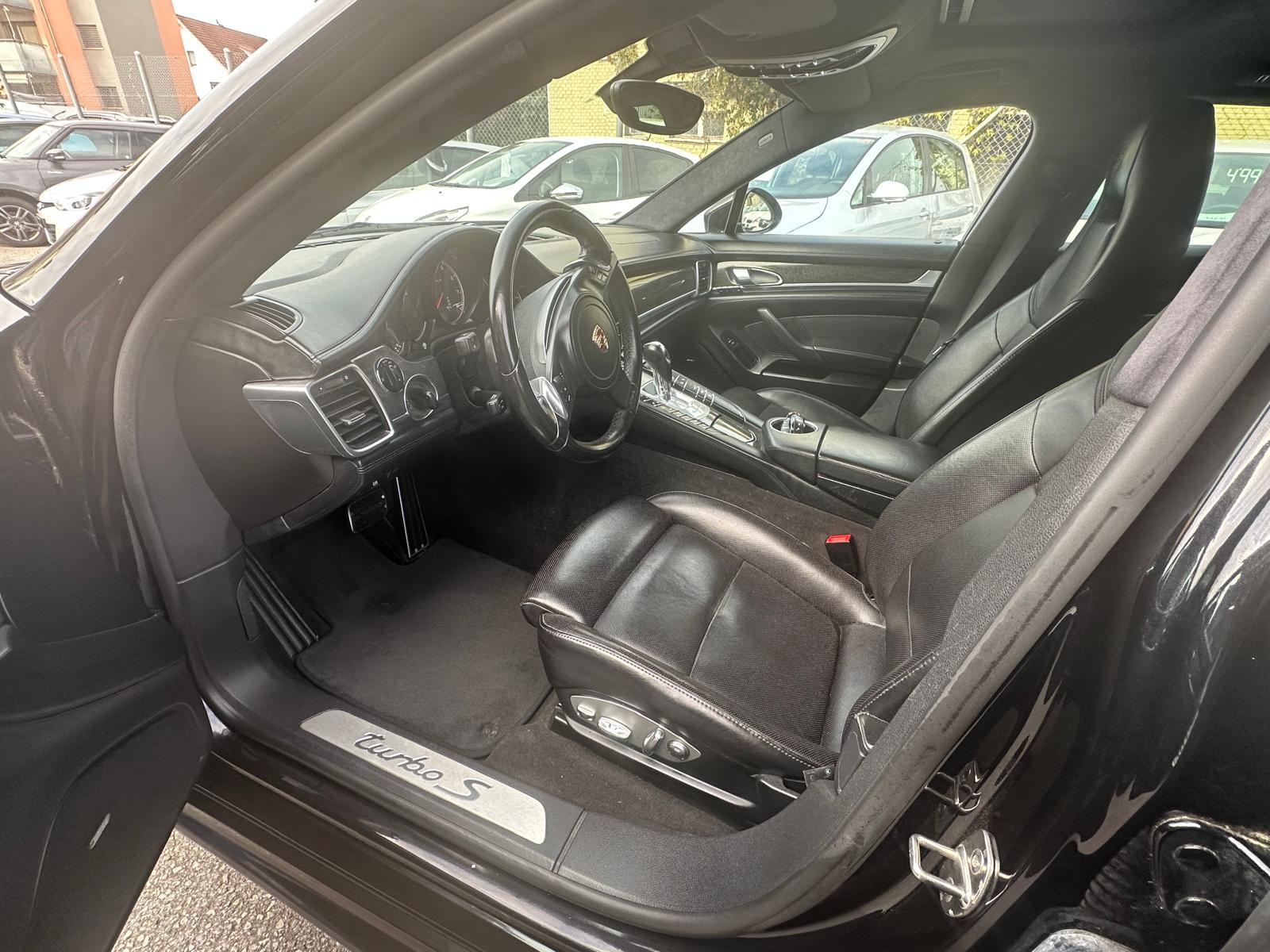 PORSCHE Panamera Turbo S-image-8