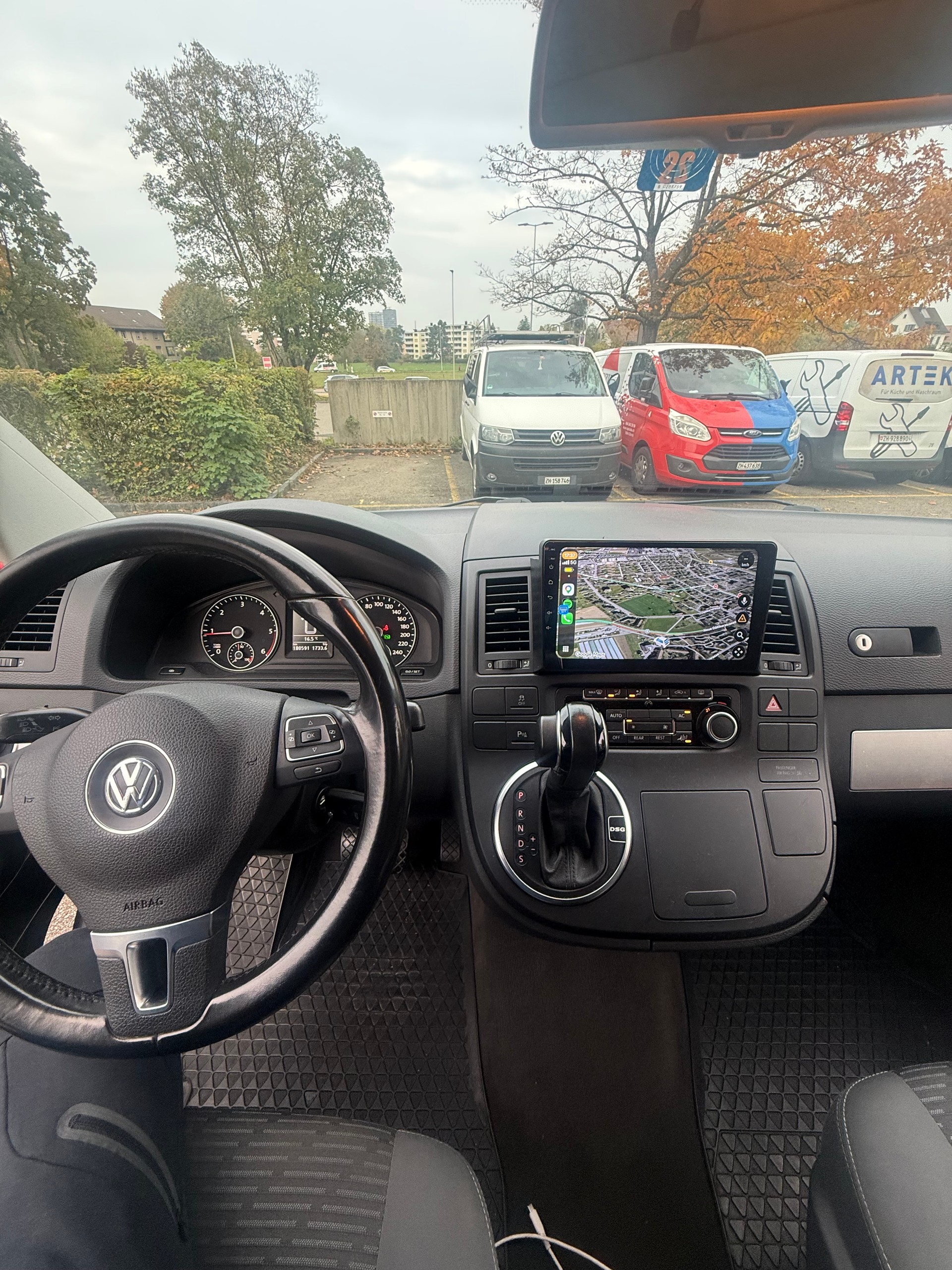 VW Multivan TDI 2.0-image-3