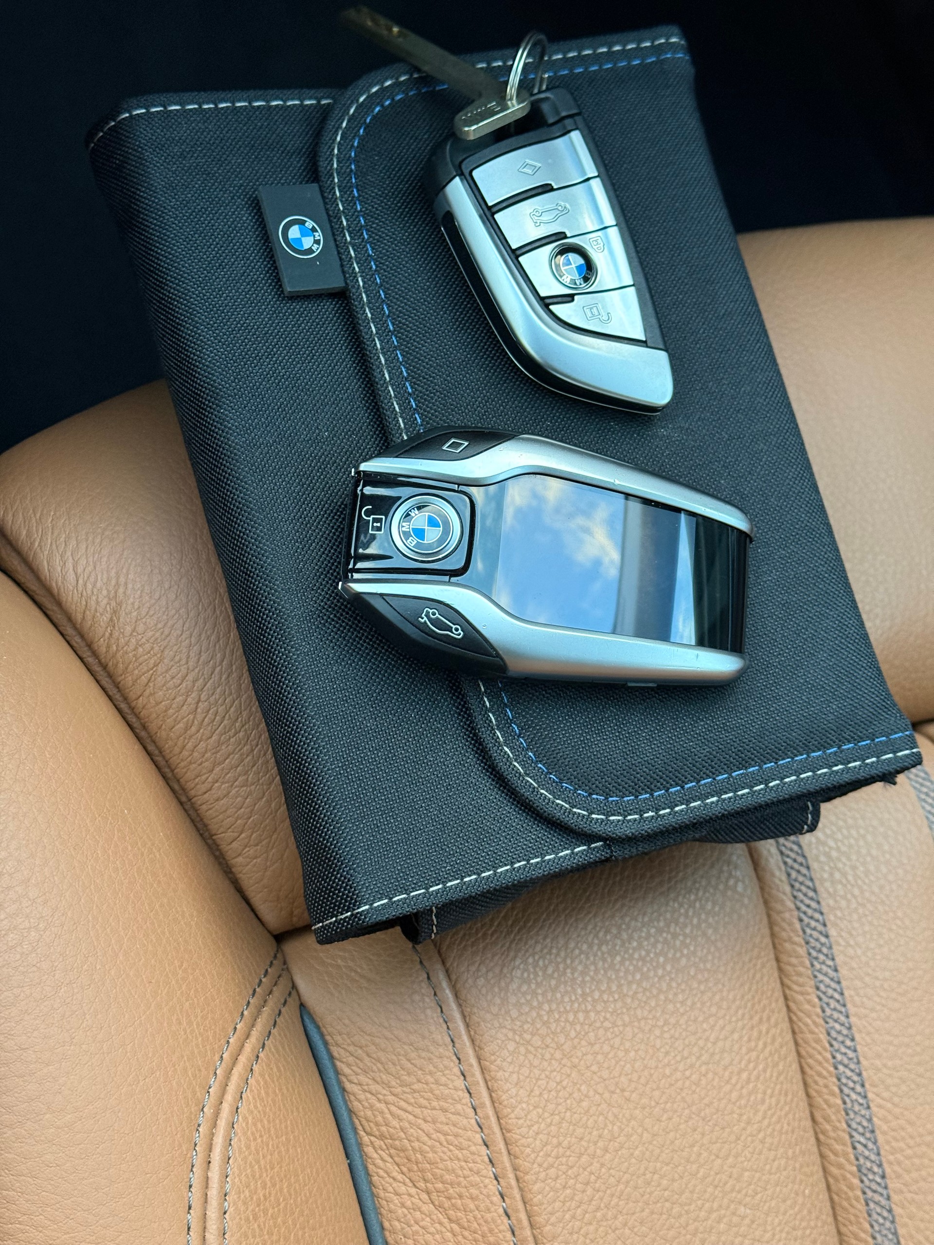 BMW 530e xDrive Touring Luxury Line Steptronic-image-8