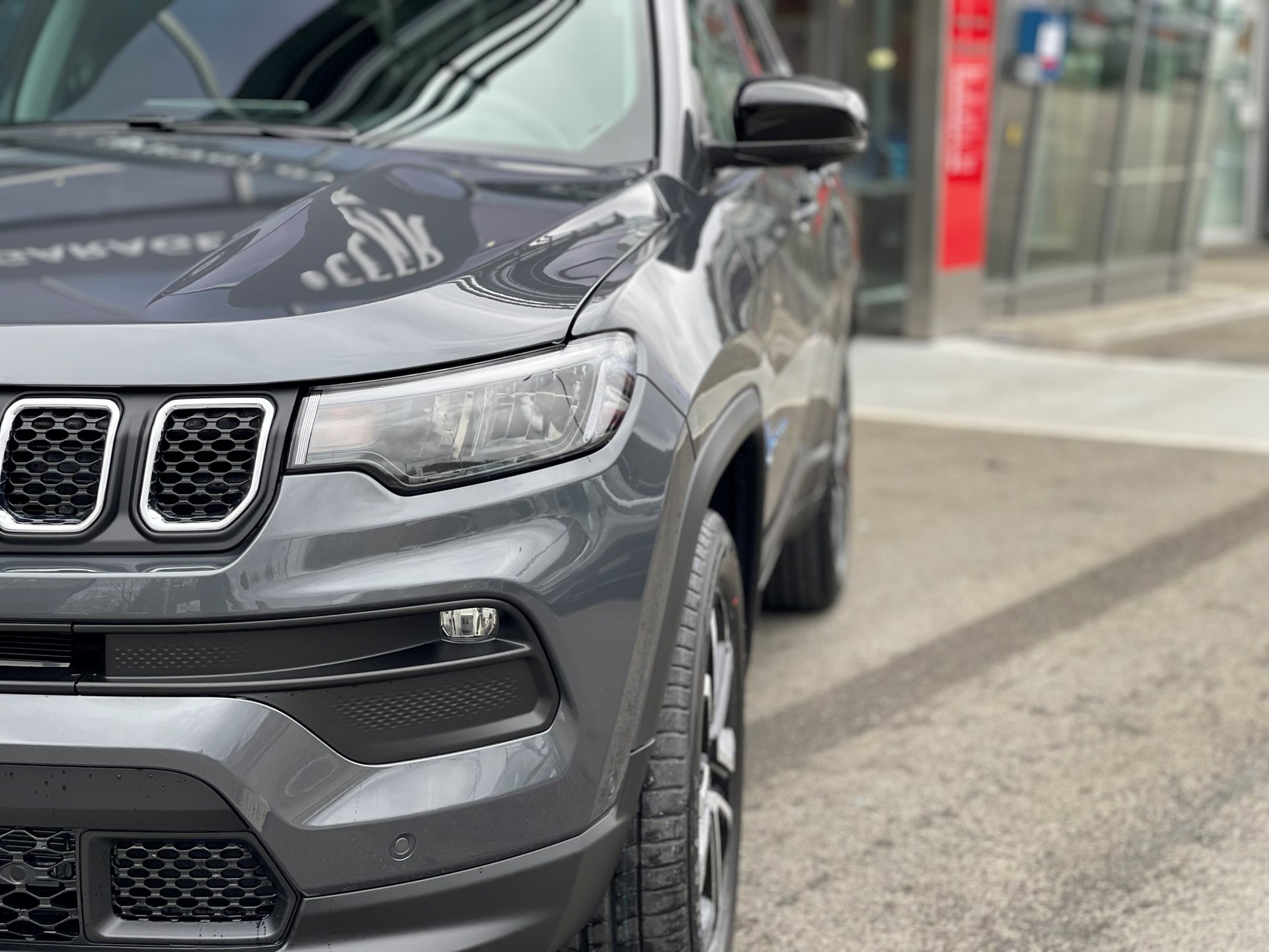 JEEP Compass 1.3 T PHEV Swiss Limited Plus AWD-image-3