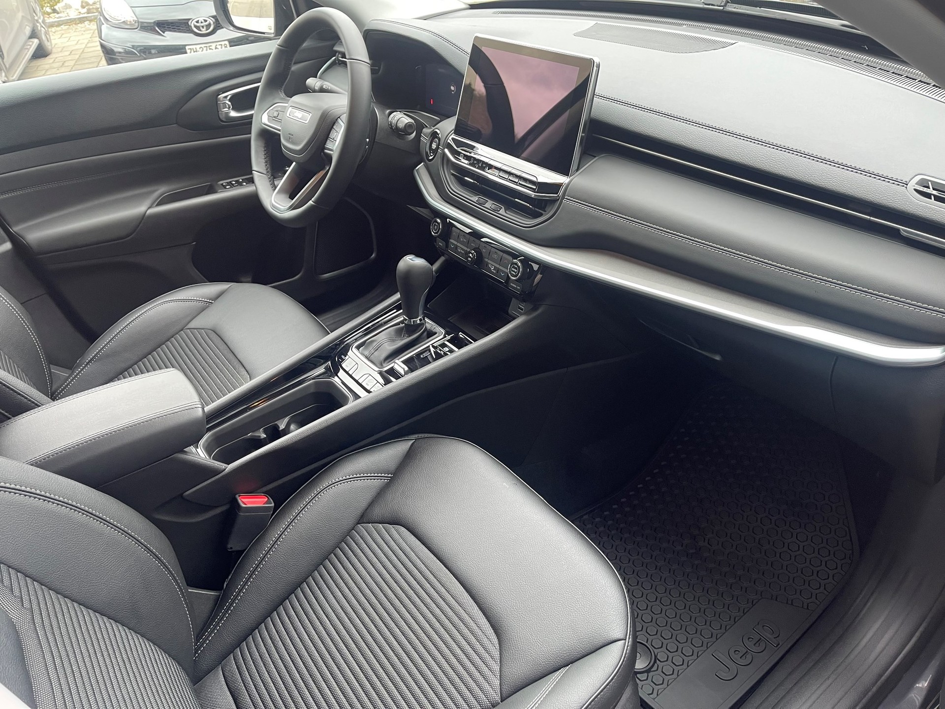 JEEP Compass 1.3 T PHEV Swiss Limited Plus AWD-image-6