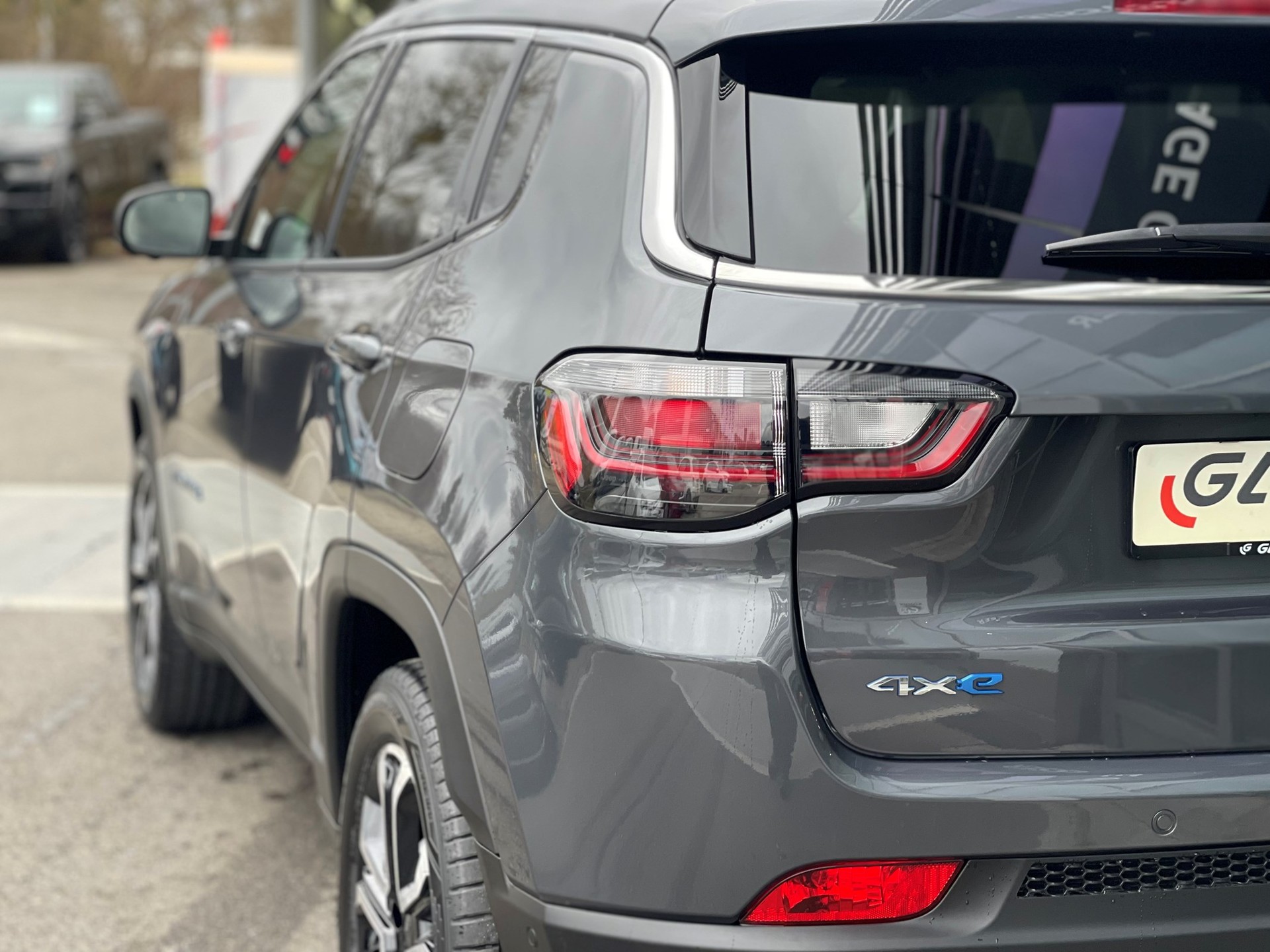 JEEP Compass 1.3 T PHEV Swiss Limited Plus AWD-image-4