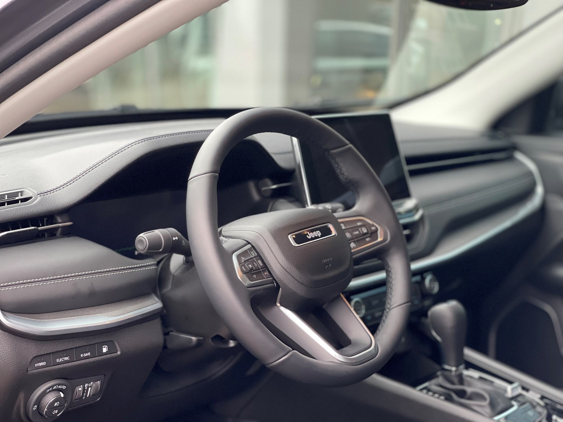JEEP Compass 1.3 T PHEV Swiss Limited Plus AWD-image-5
