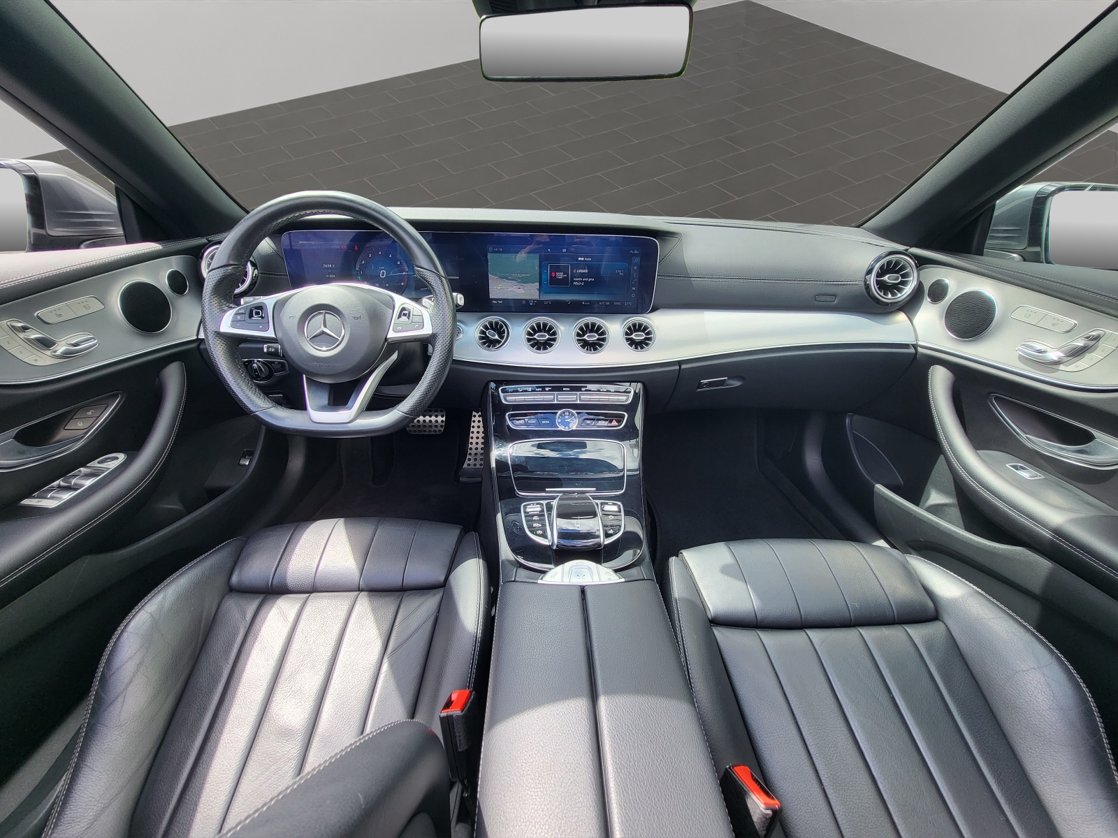MERCEDES-BENZ E 200 Cabriolet AMG Line 4 Matic 9G-Tronic-image-9