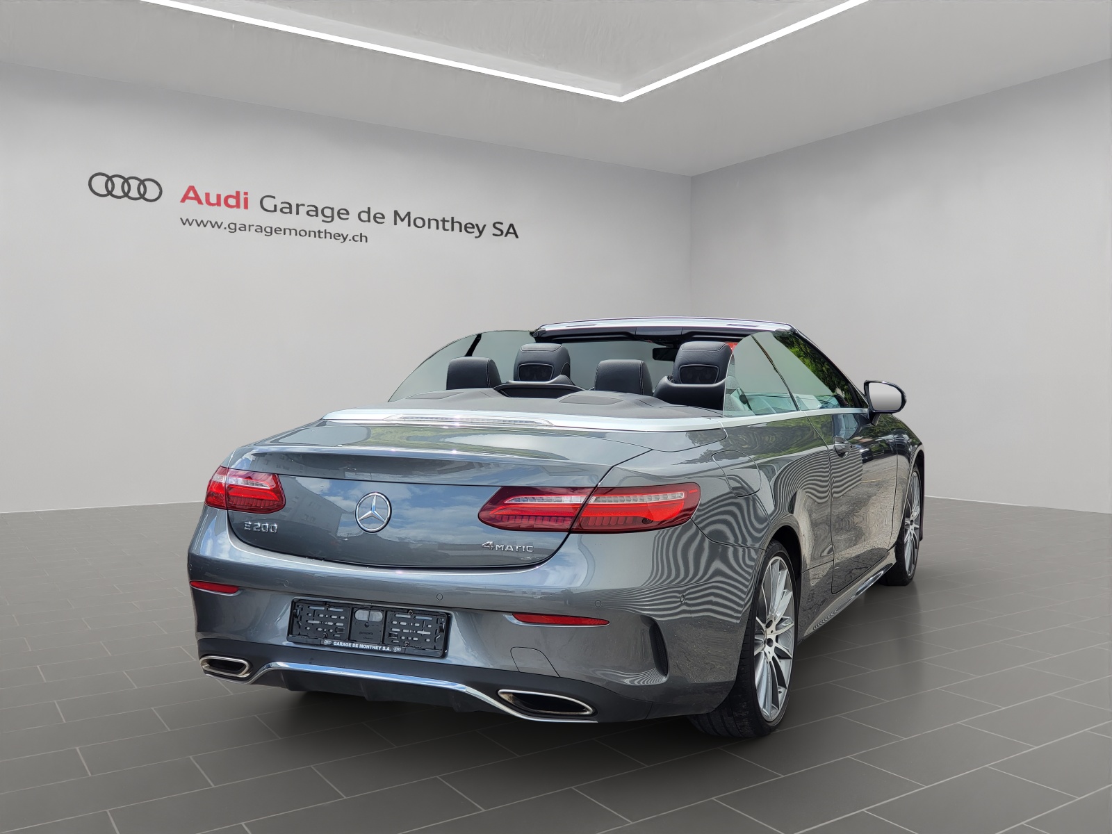 MERCEDES-BENZ E 200 Cabriolet AMG Line 4 Matic 9G-Tronic-image-3