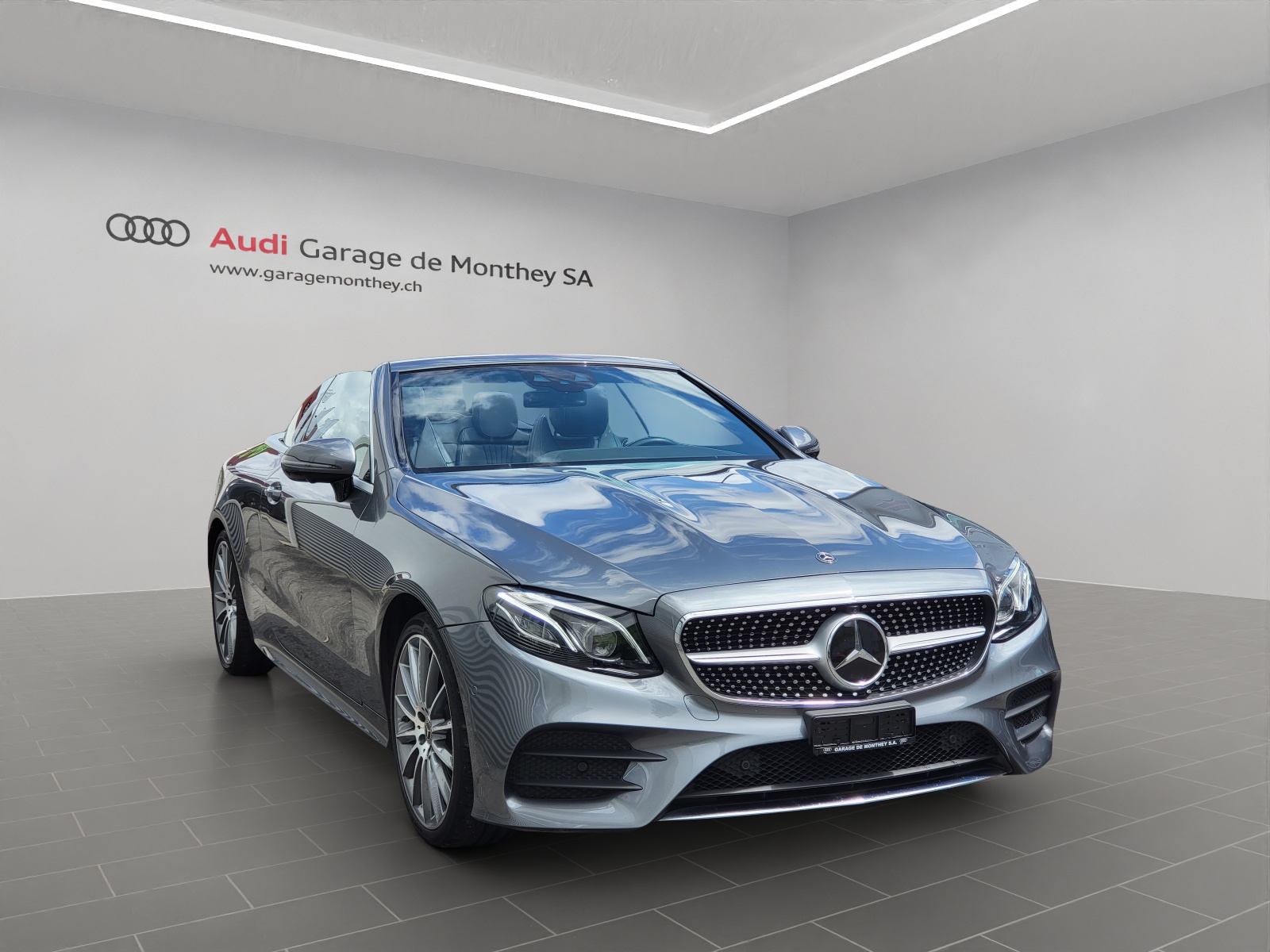 MERCEDES-BENZ E 200 Cabriolet AMG Line 4 Matic 9G-Tronic-image-2