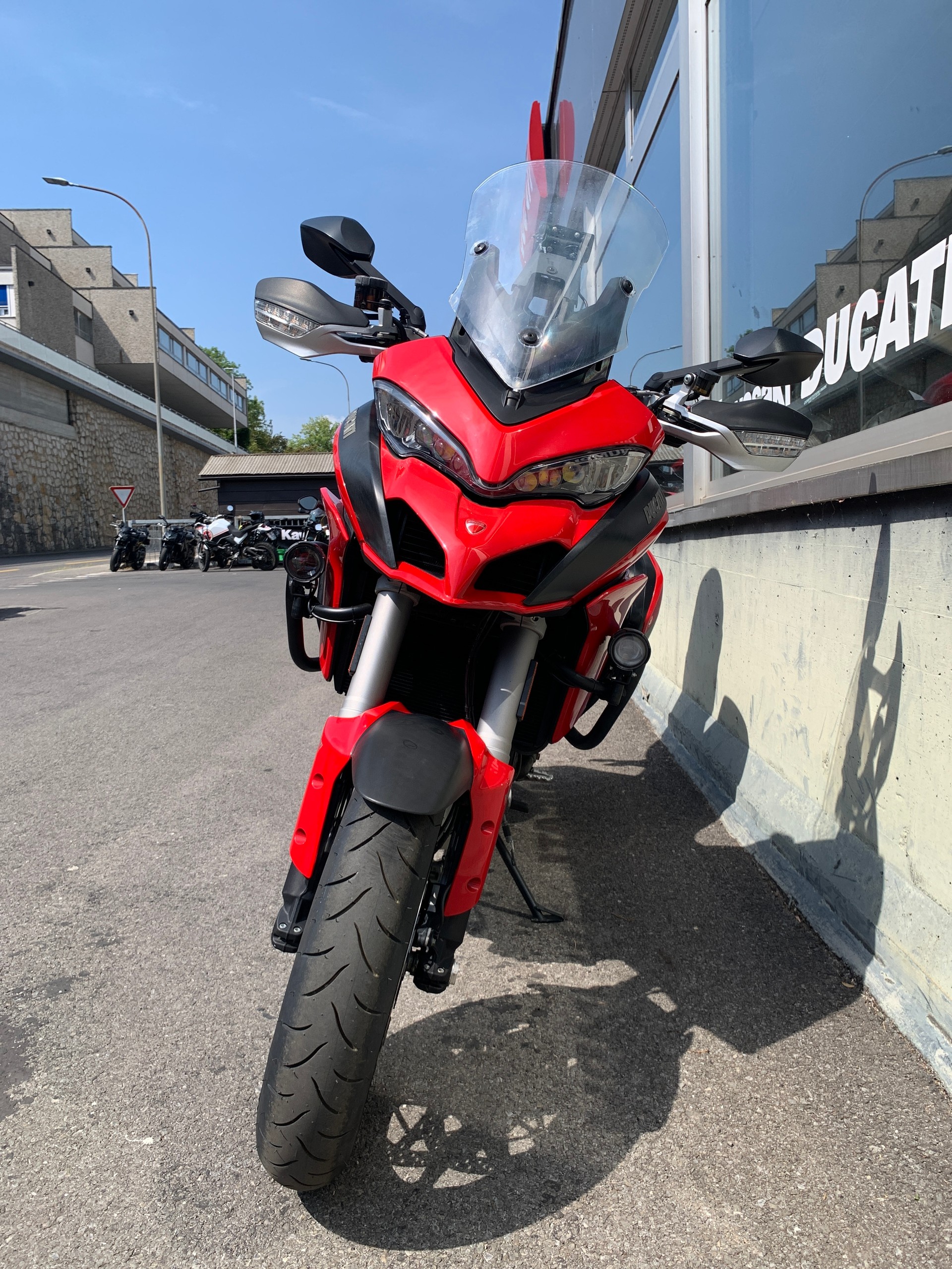 DUCATI Multistrada 1200 S-showroom-element-2