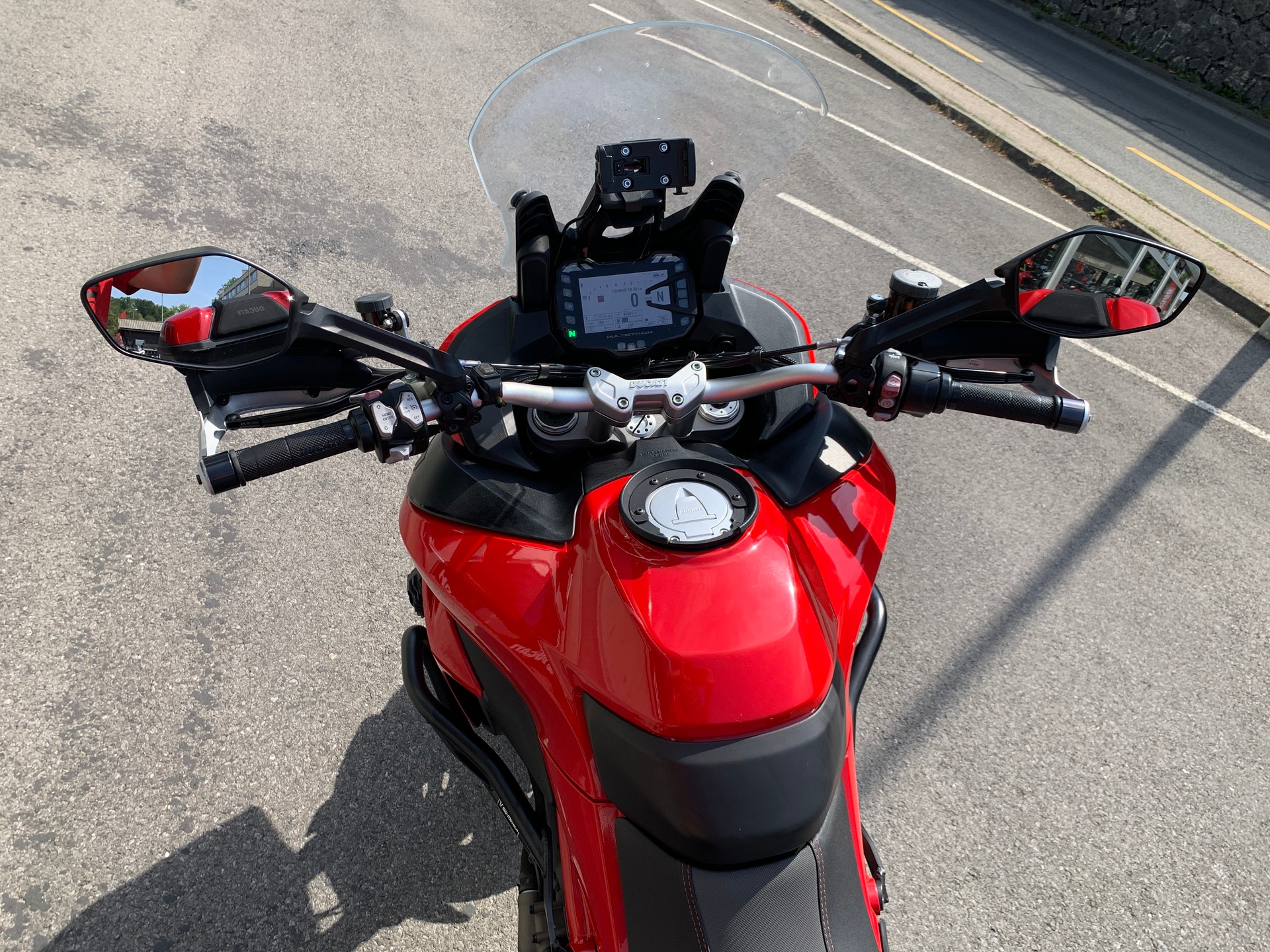 DUCATI Multistrada 1200 S-showroom-element-3