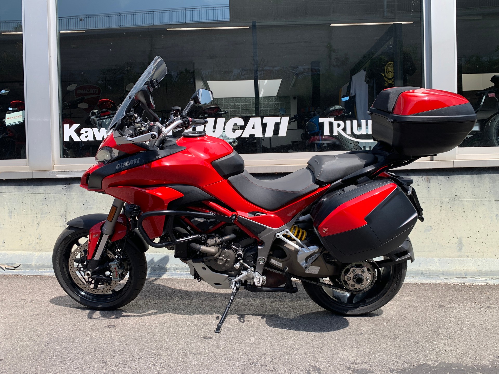 DUCATI Multistrada 1200 S-showroom-element-1