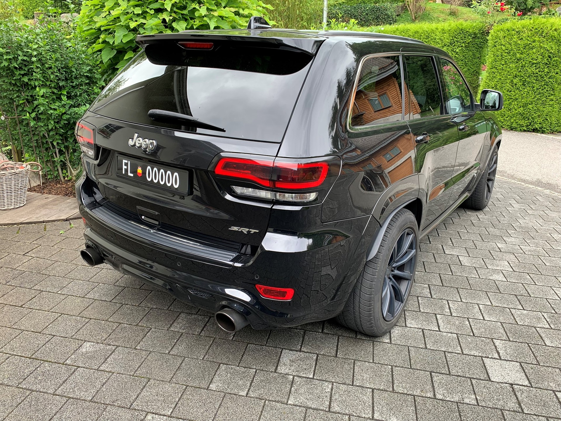 JEEP Grand Cherokee 6.4 V8 HEMI SRT8 Automatic-image-5