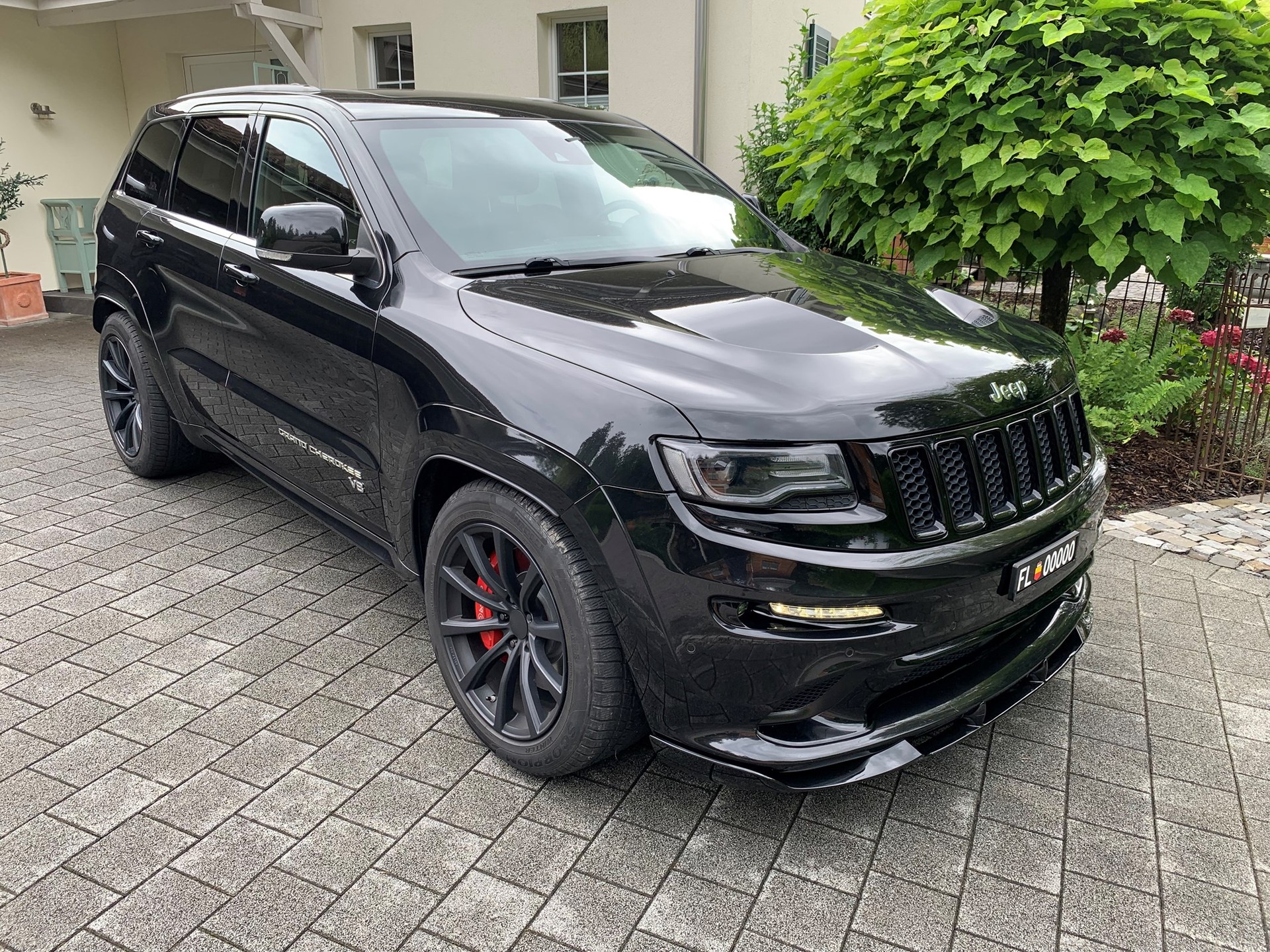 JEEP Grand Cherokee 6.4 V8 HEMI SRT8 Automatic-image-2