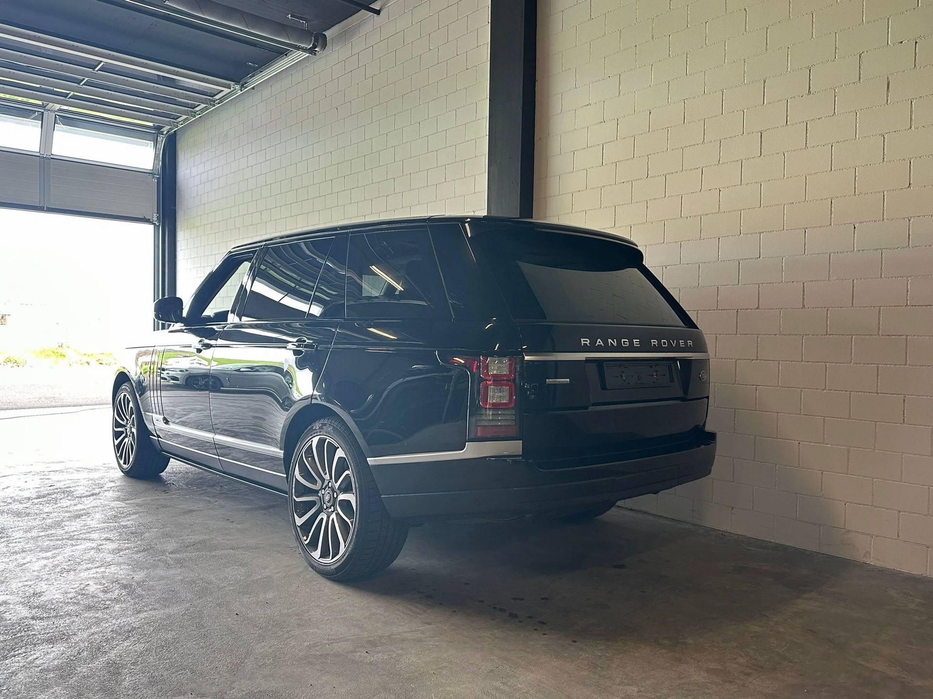 LAND ROVER Range Rover LWB 4.4 SDV8 Autobiography Automatic Vollausstattung-image-2
