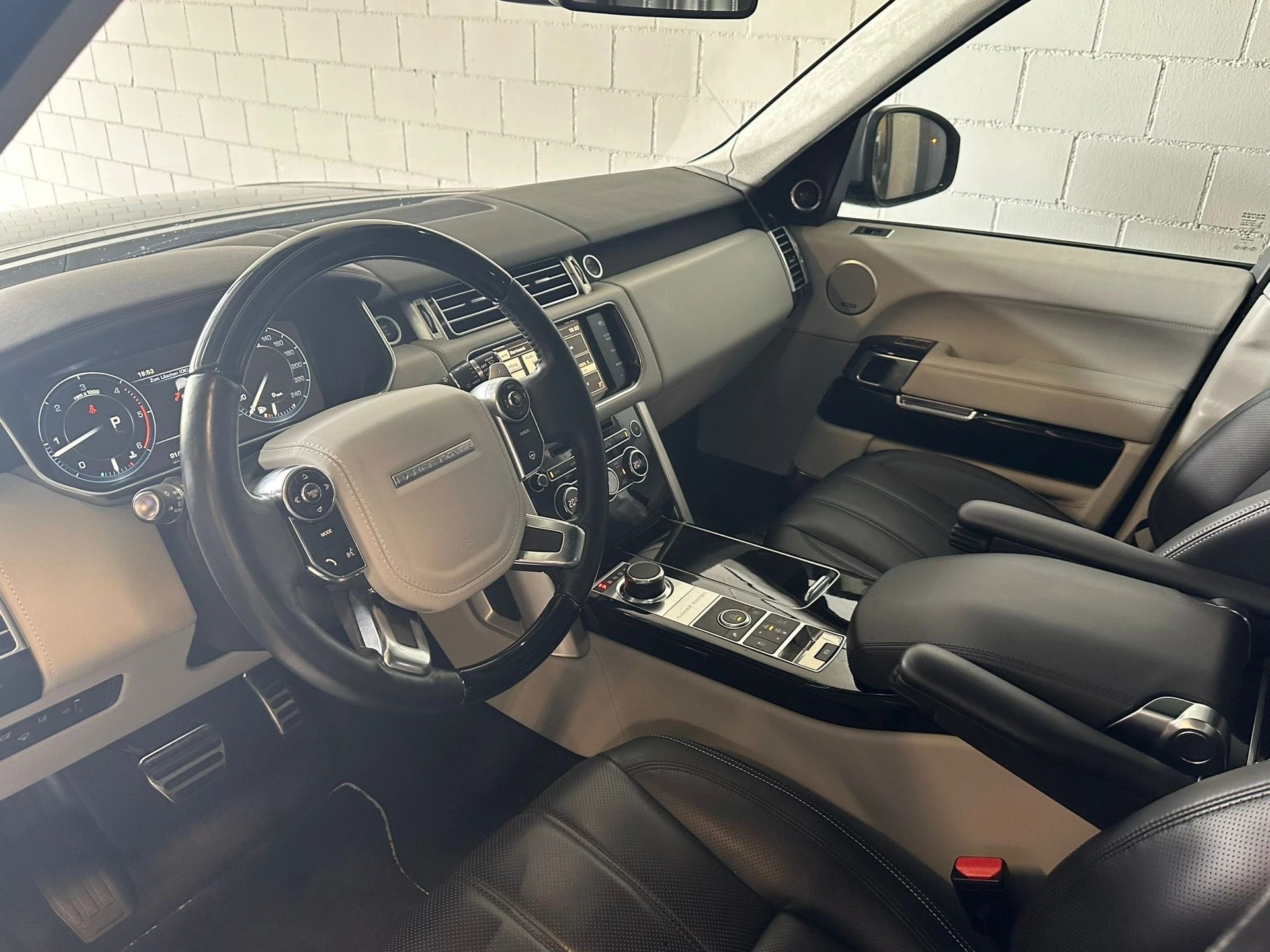 LAND ROVER Range Rover LWB 4.4 SDV8 Autobiography Automatic Vollausstattung-image-4