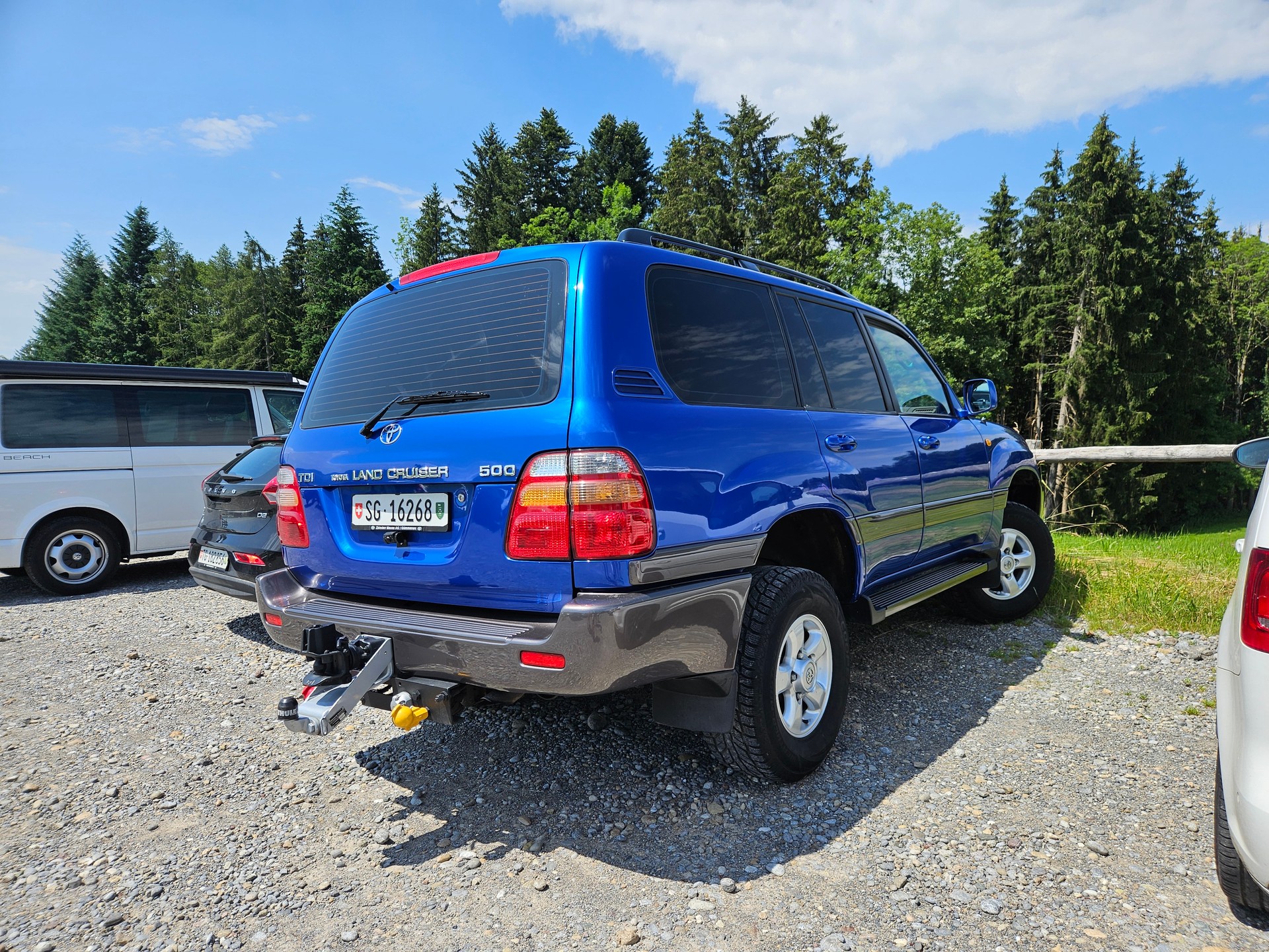 TOYOTA Landcruiser-image-1
