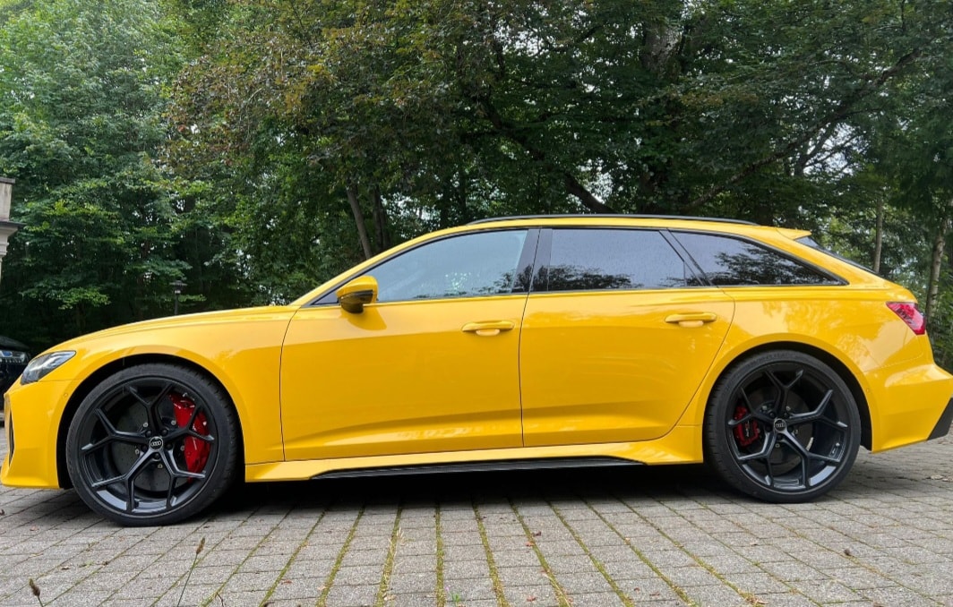 AUDI RS6 Avant 4.0 TFSI V8 Performance quattro-image-1