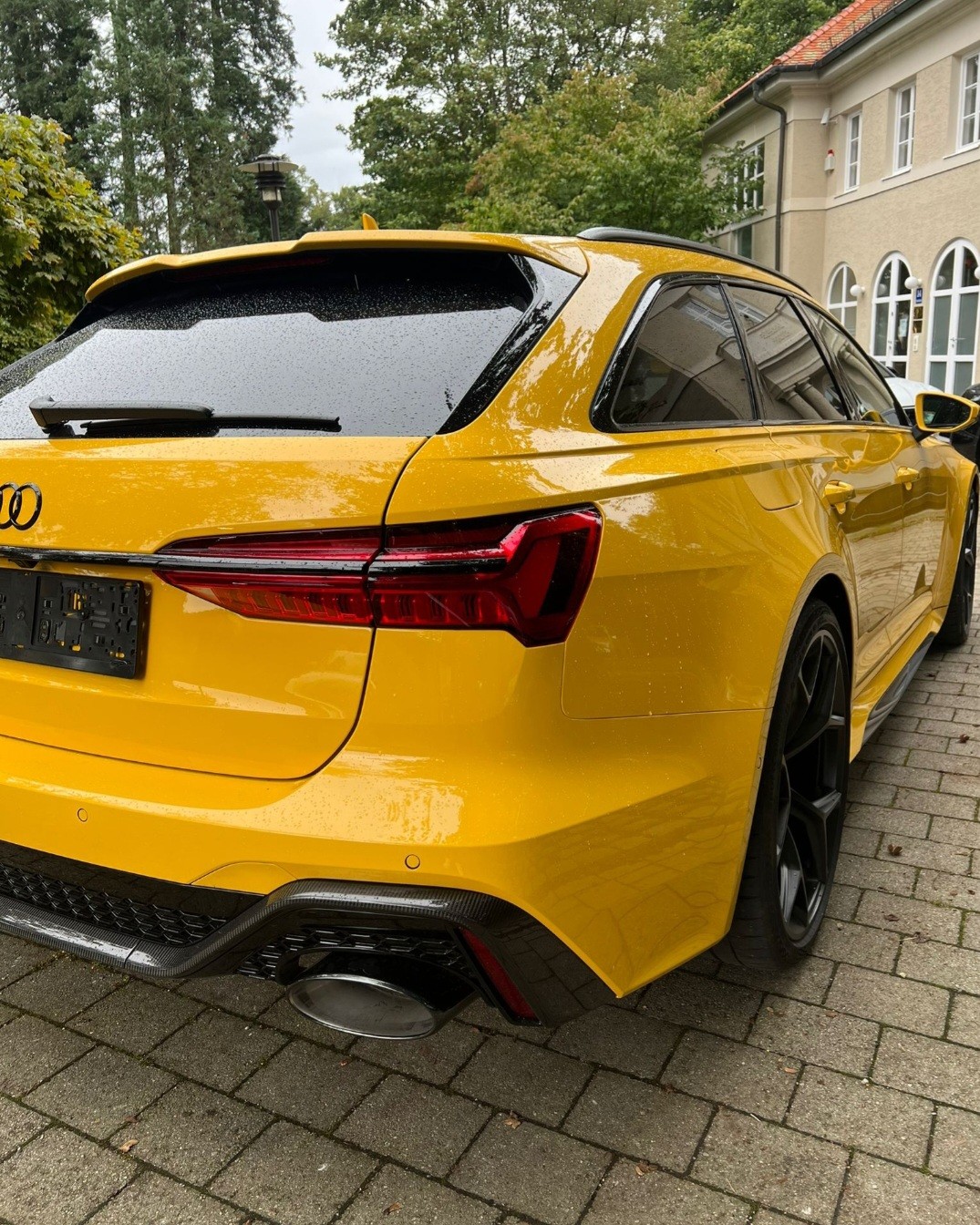 AUDI RS6 Avant 4.0 TFSI V8 Performance quattro-image-4