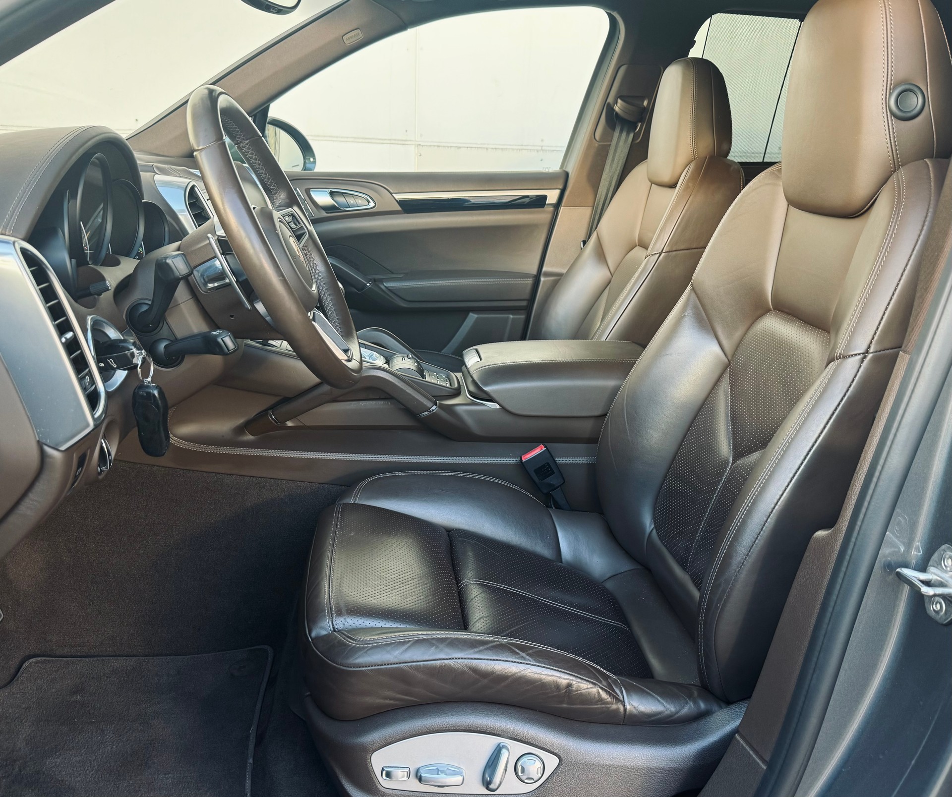 PORSCHE Cayenne S E-Hybrid-image-7