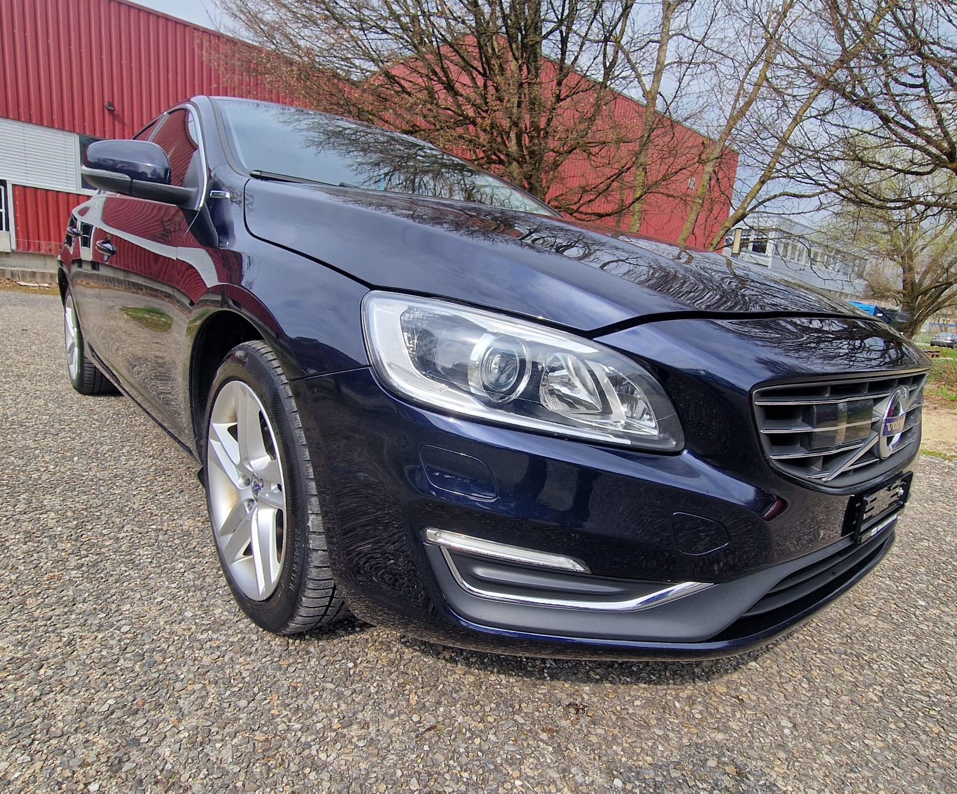 VOLVO V60 D6 AWD Plug-in Hybrid Summum Geartronic-image-6