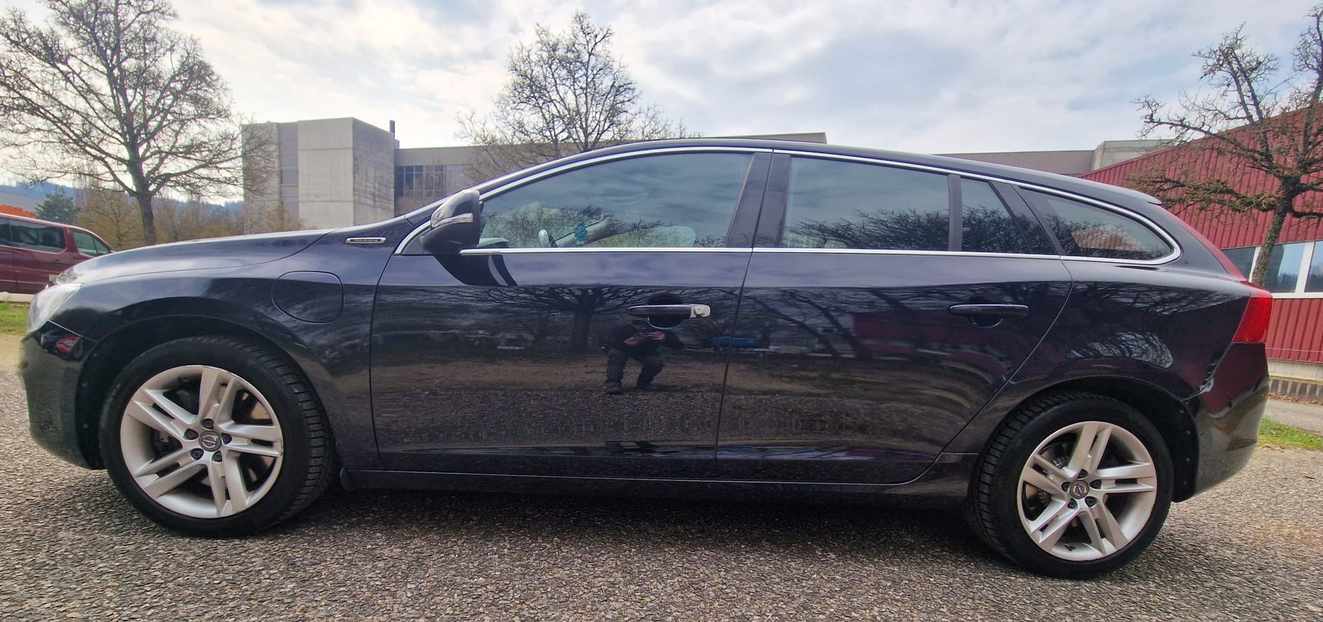 VOLVO V60 D6 AWD Plug-in Hybrid Summum Geartronic