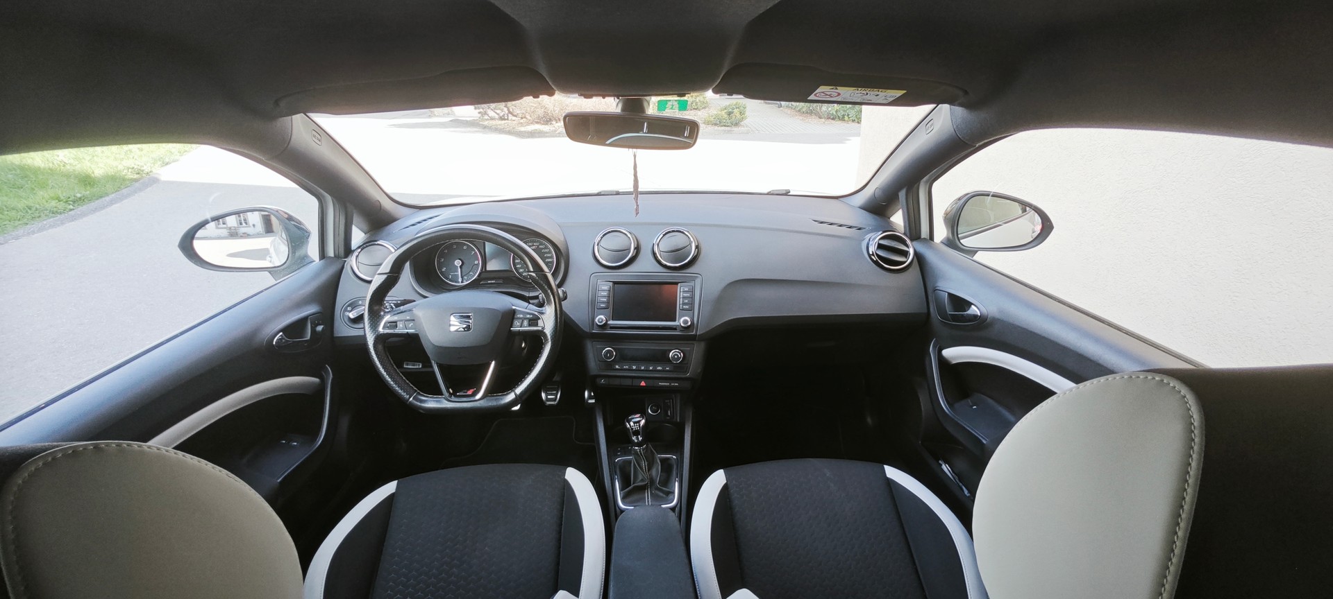SEAT Ibiza SC 1.8 TSI Cupra-image-5